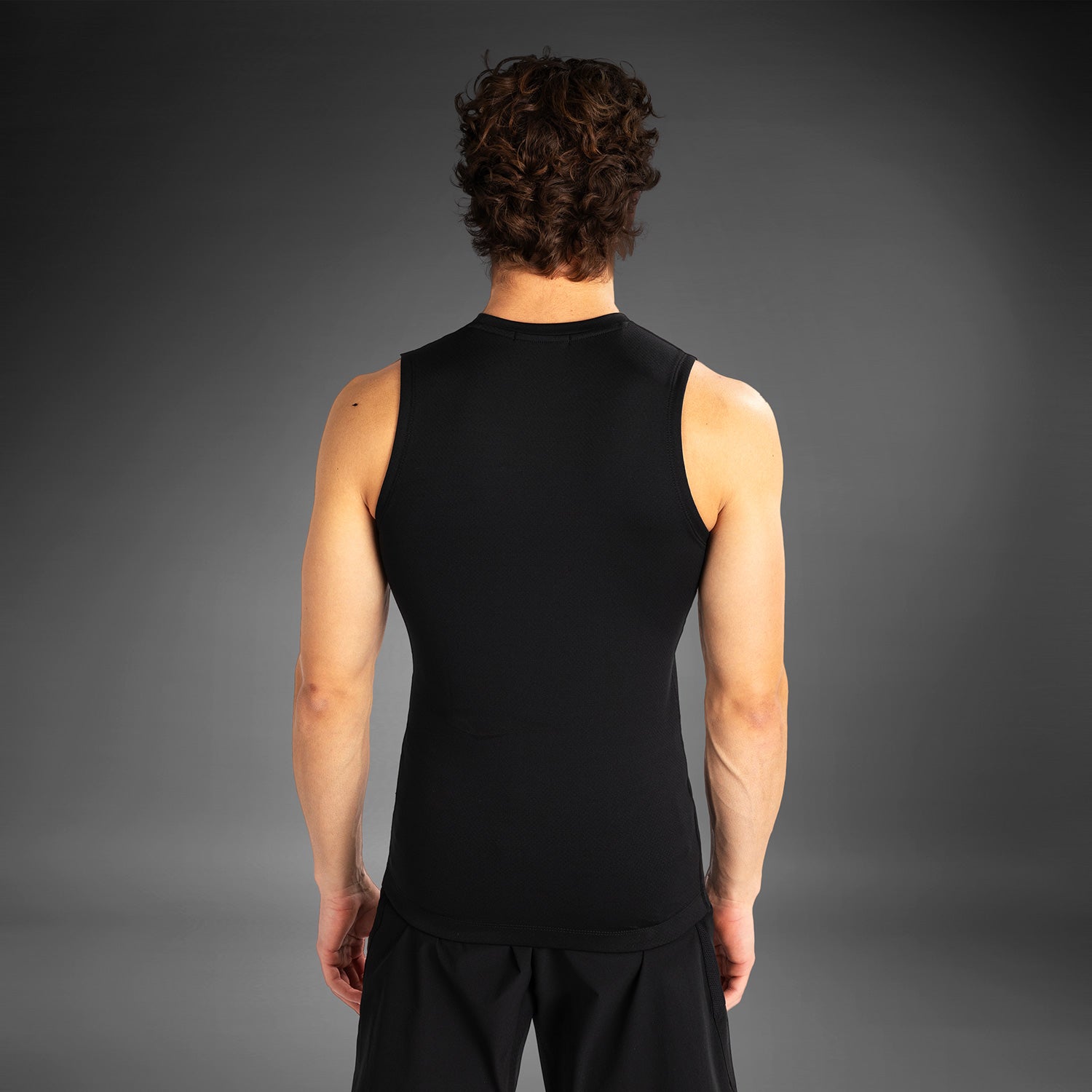 ナゴンスタンス　ラッシュガード　ブラック　38 round pullover（470HA880－1650