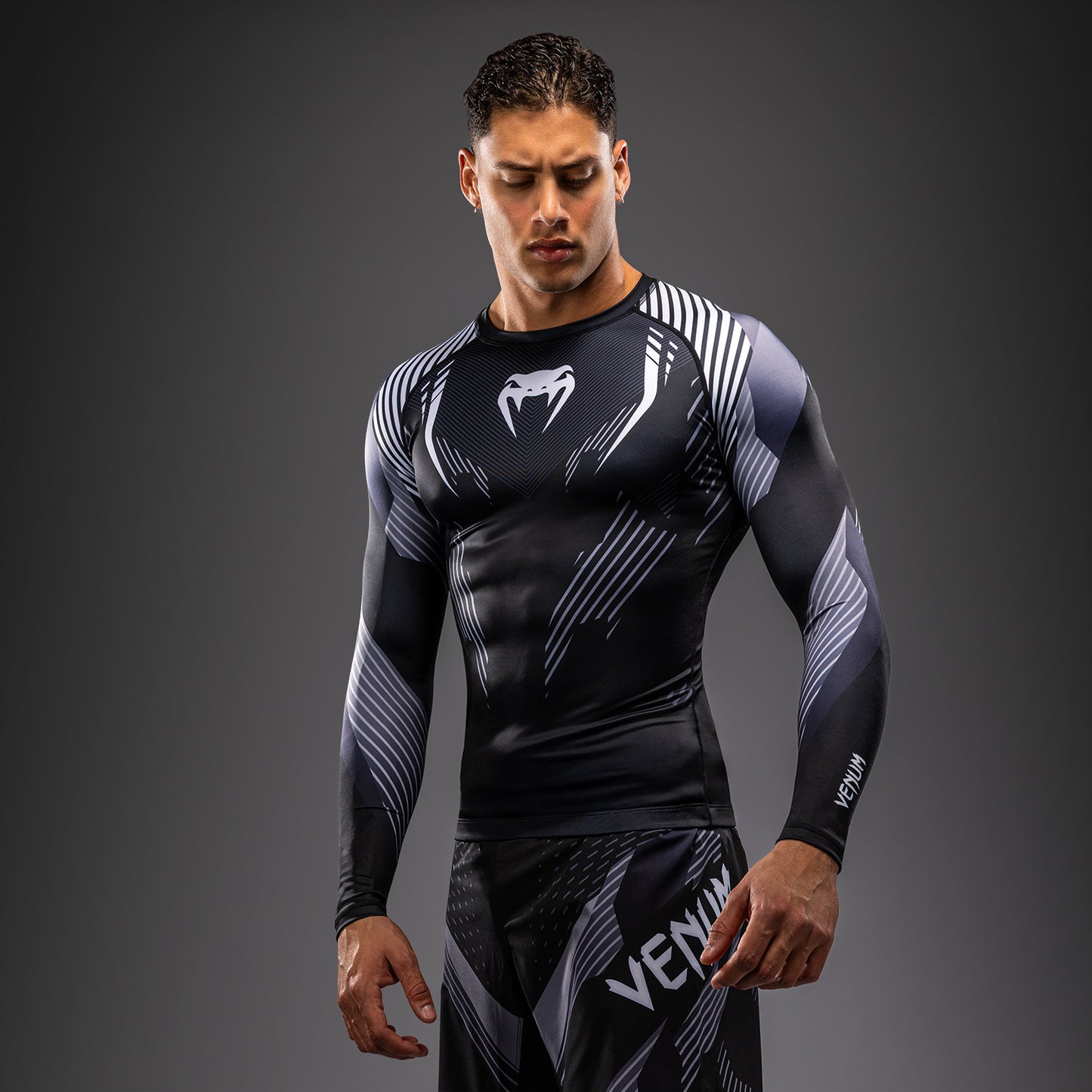 Venum No-Gi 6.0 長袖ラッシュガード ブラック/ホワイト