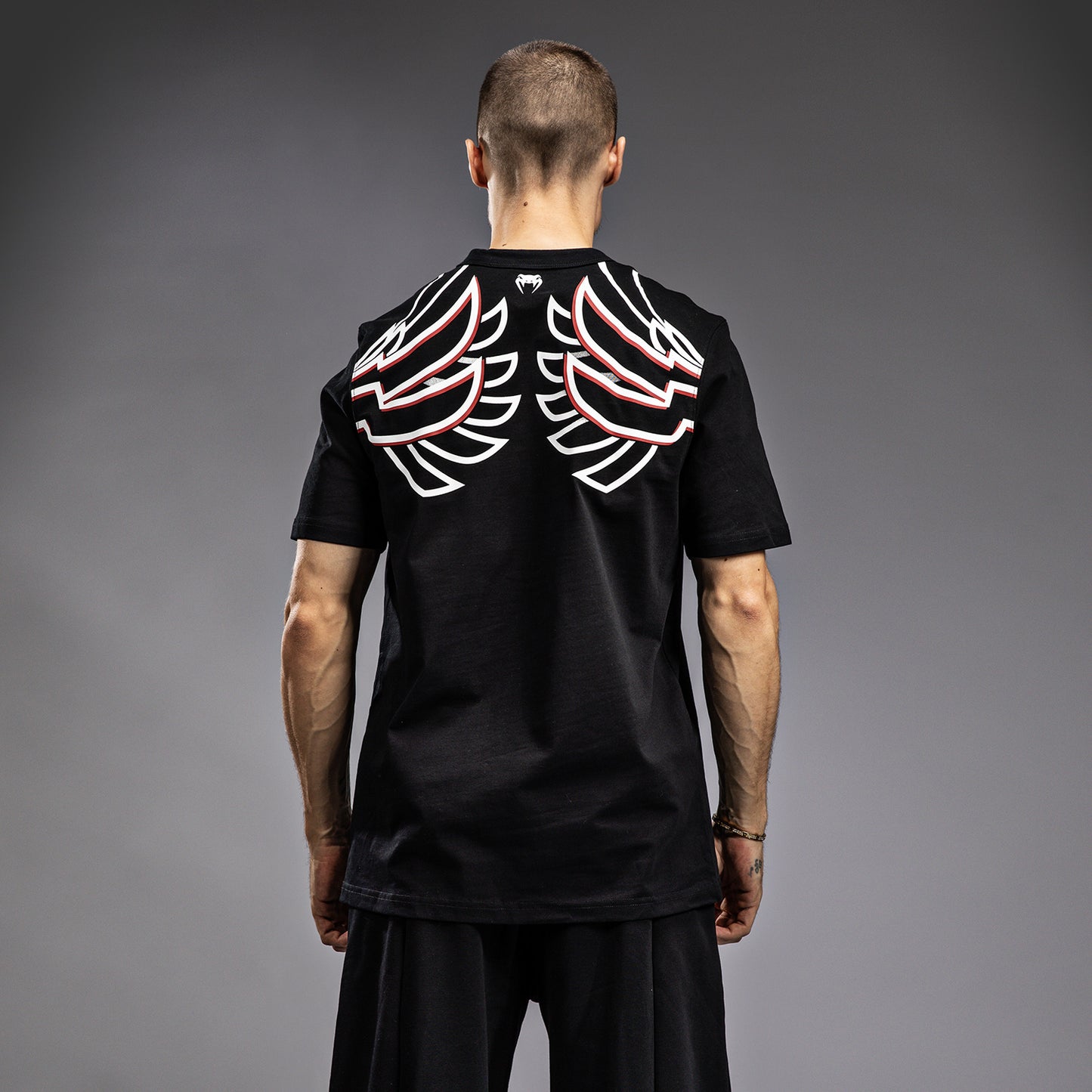 Venum x TEKKEN 8 - Jin Kazama Tシャツ - ブラック/ブラック/ホワイト