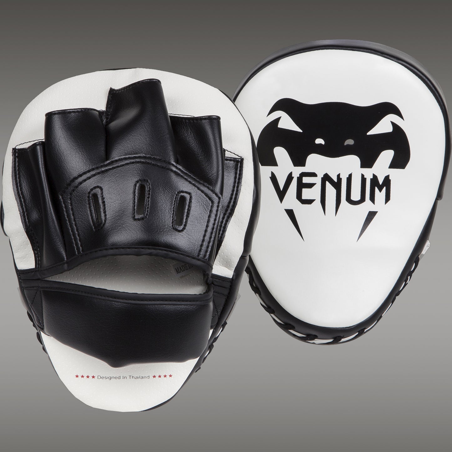 Venum Light フォーカスミット：ホワイト ／ブラック（ペア）