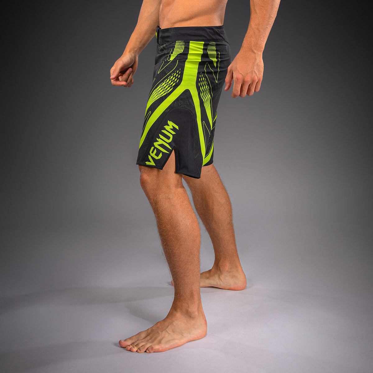 Venum Amazonia Reborn MMAショーツ - ブラック/グリーン