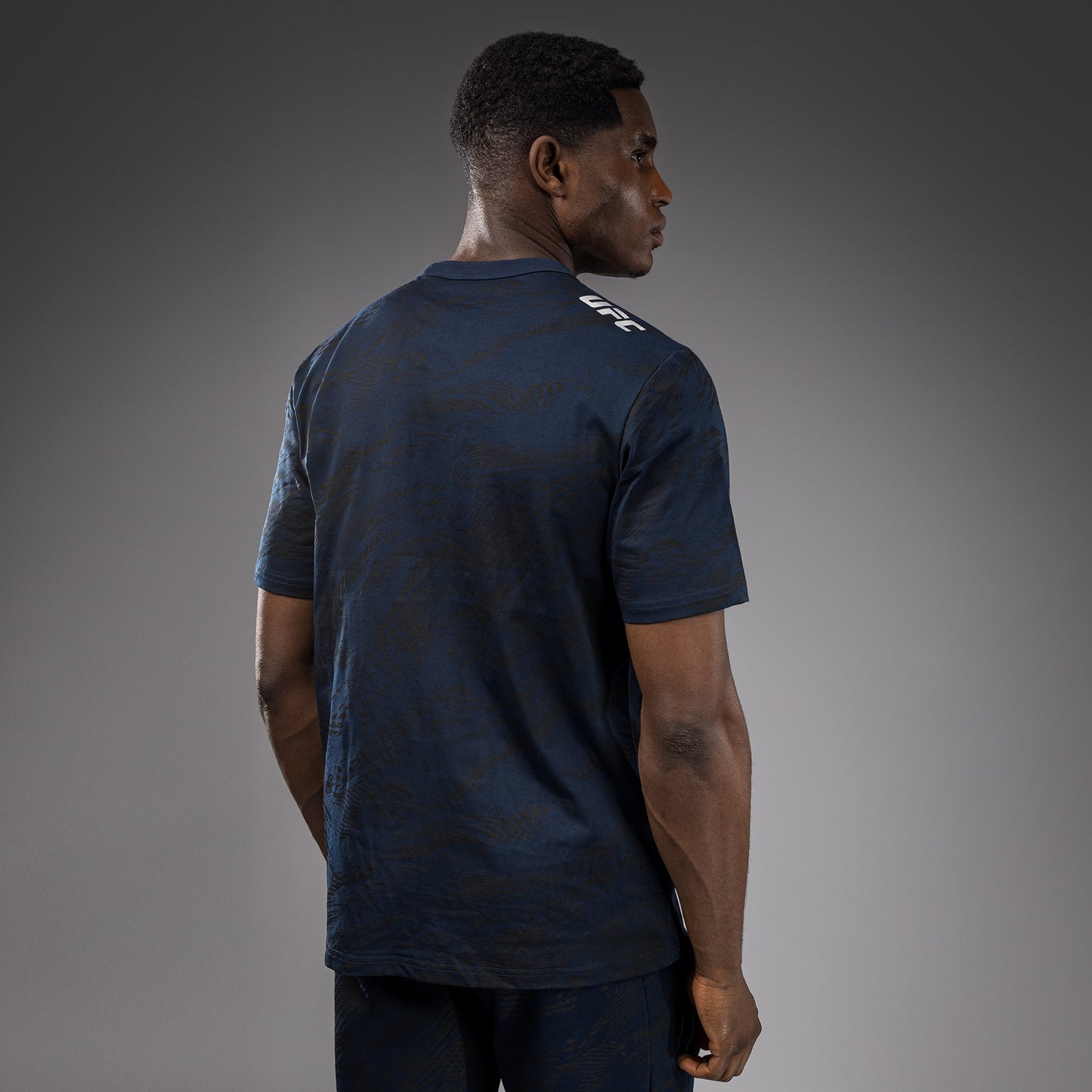 UFC Fusion by Venum Fight Week ショートスリーブTシャツ（男性用） - オーシャニックブルー