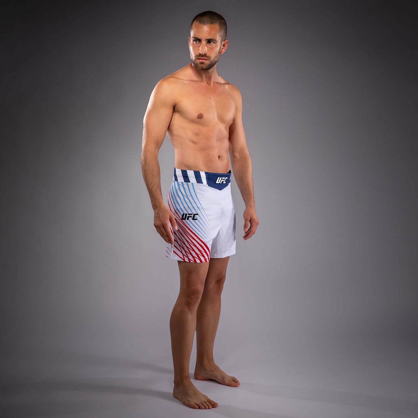 UFC Freedom 250 by Venum メンズ Custom Authentic Fight Night ファイトショーツ ショートフィット - ホワイト