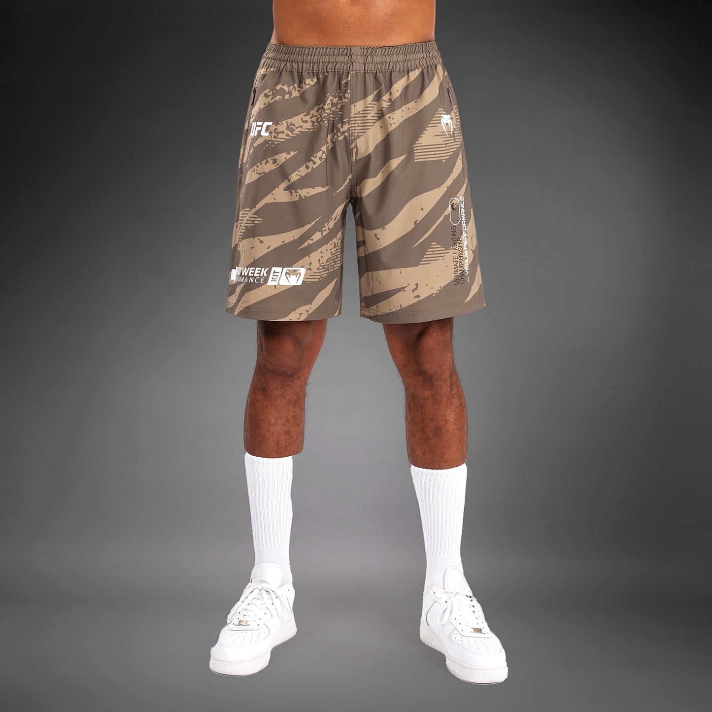 UFC Adrenaline By Venum Fight Week Performance メンズショーツ - Desert Camo