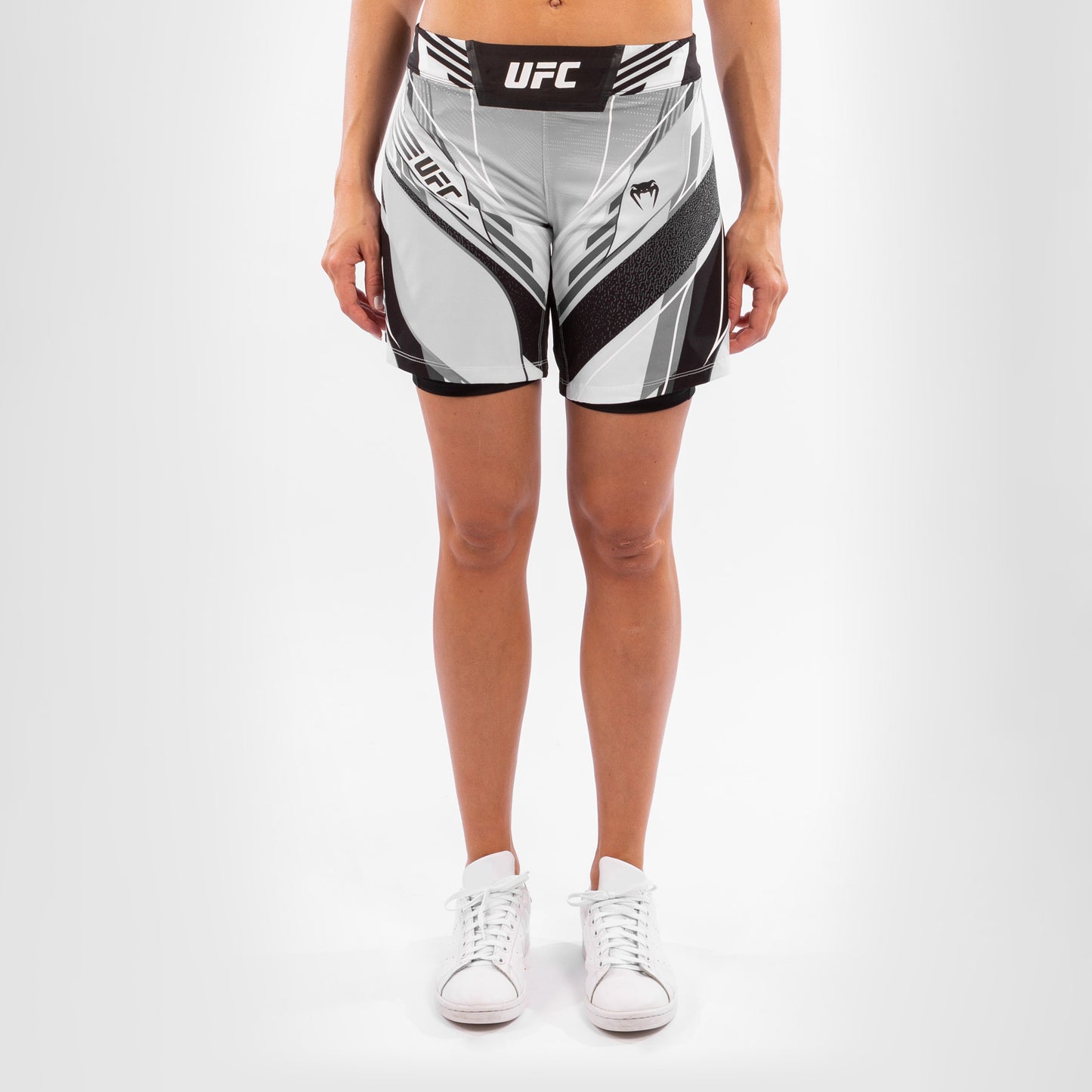 UFC VENUM本物のファイトナイトウィメンズショート-ロングフィット - 白い