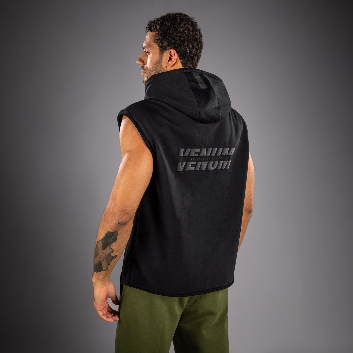 Venum Divide ノースリーブパーカー - ブラック