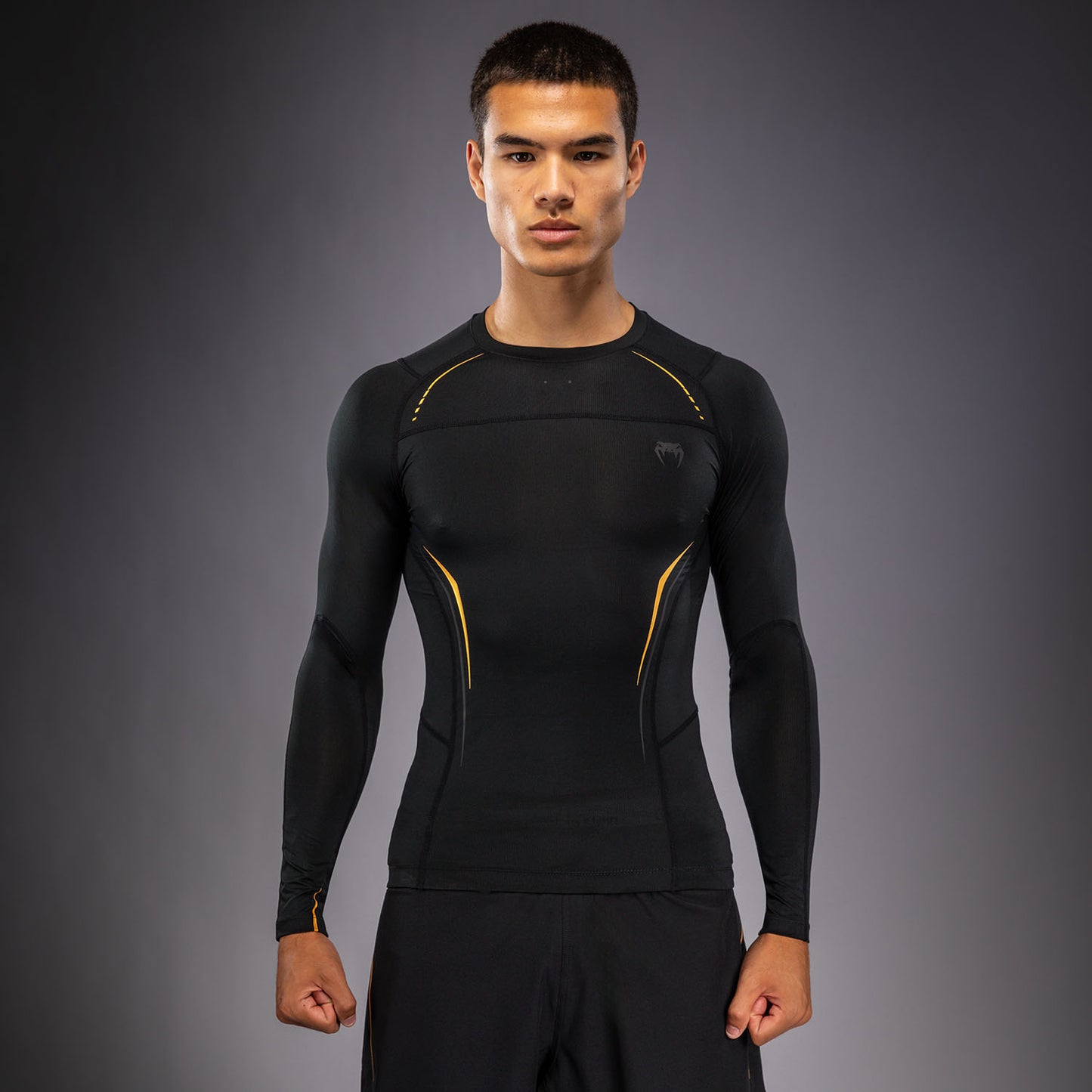 Venum G-Core 長袖ラッシュガード - ブラック/ゴールド