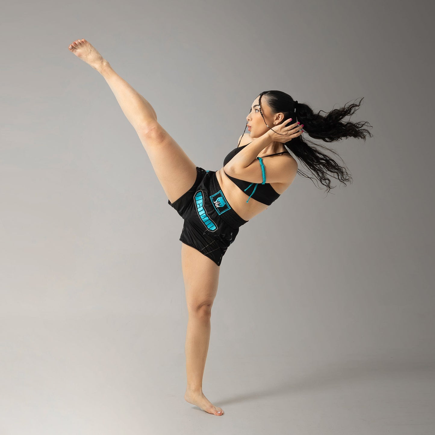 Venum x Dua ムエタイショーツ - ブラック/エレクトリックブルー