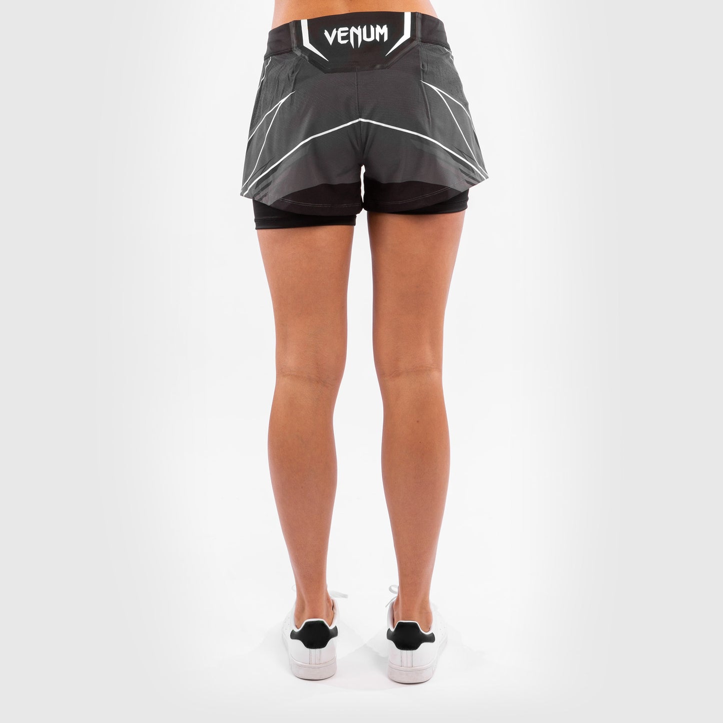Venum UFC Authentic Fight Night ウィメンズショーツ – ブラック