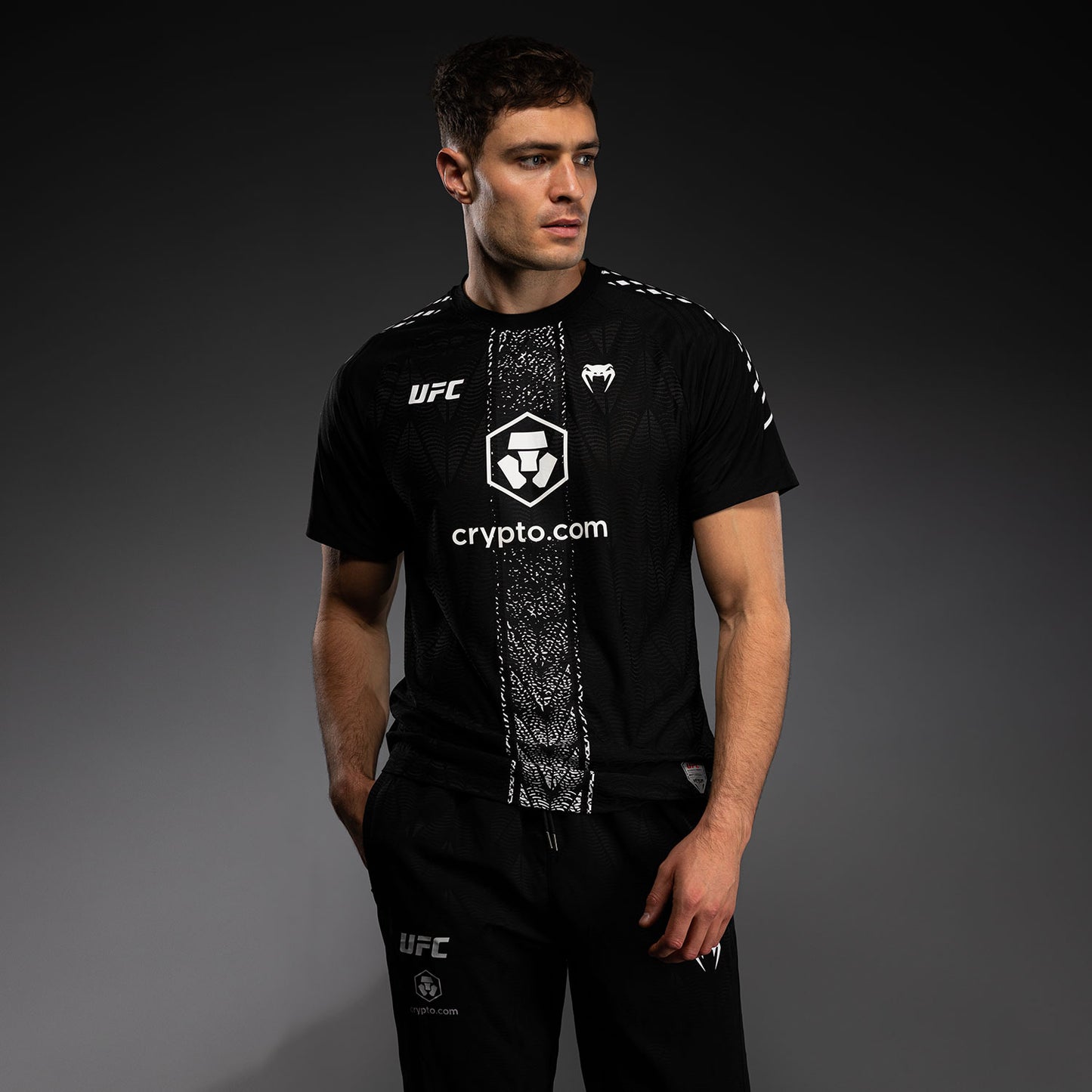 UFC Zenith by Venum Authentic Fight Night ウォークアウトジャージ オフィシャル メンズ - ブラック