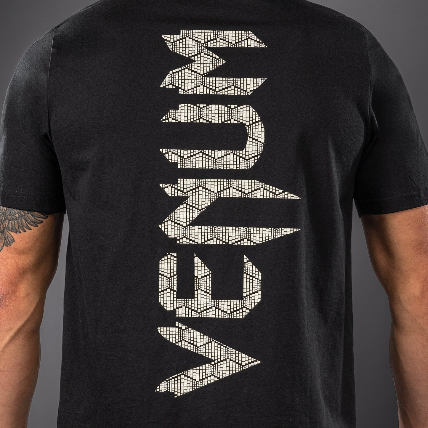 Venum Naga Tシャツ – ブラック