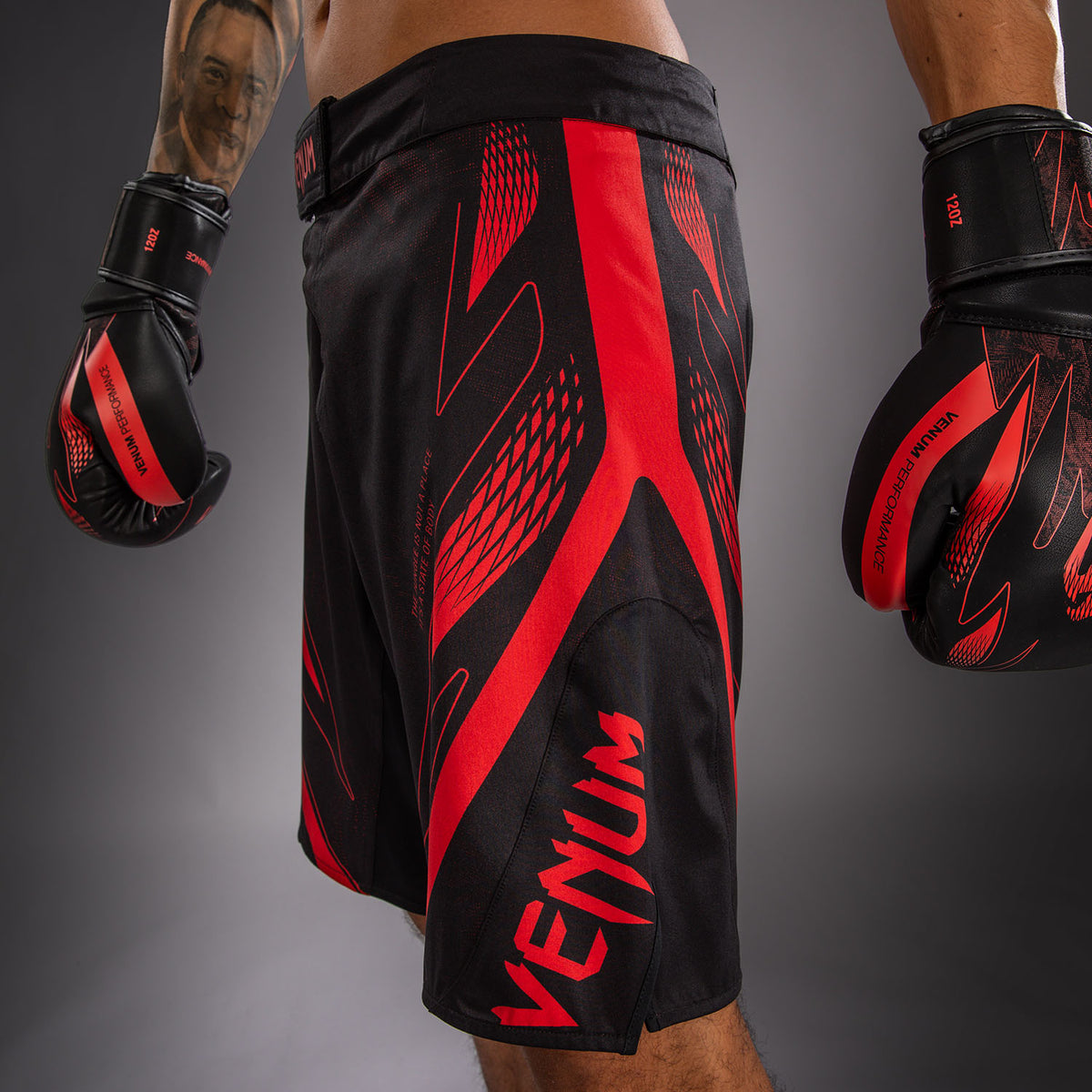 Venum Amazonia Reborn MMAショーツ - ブラック/レッド