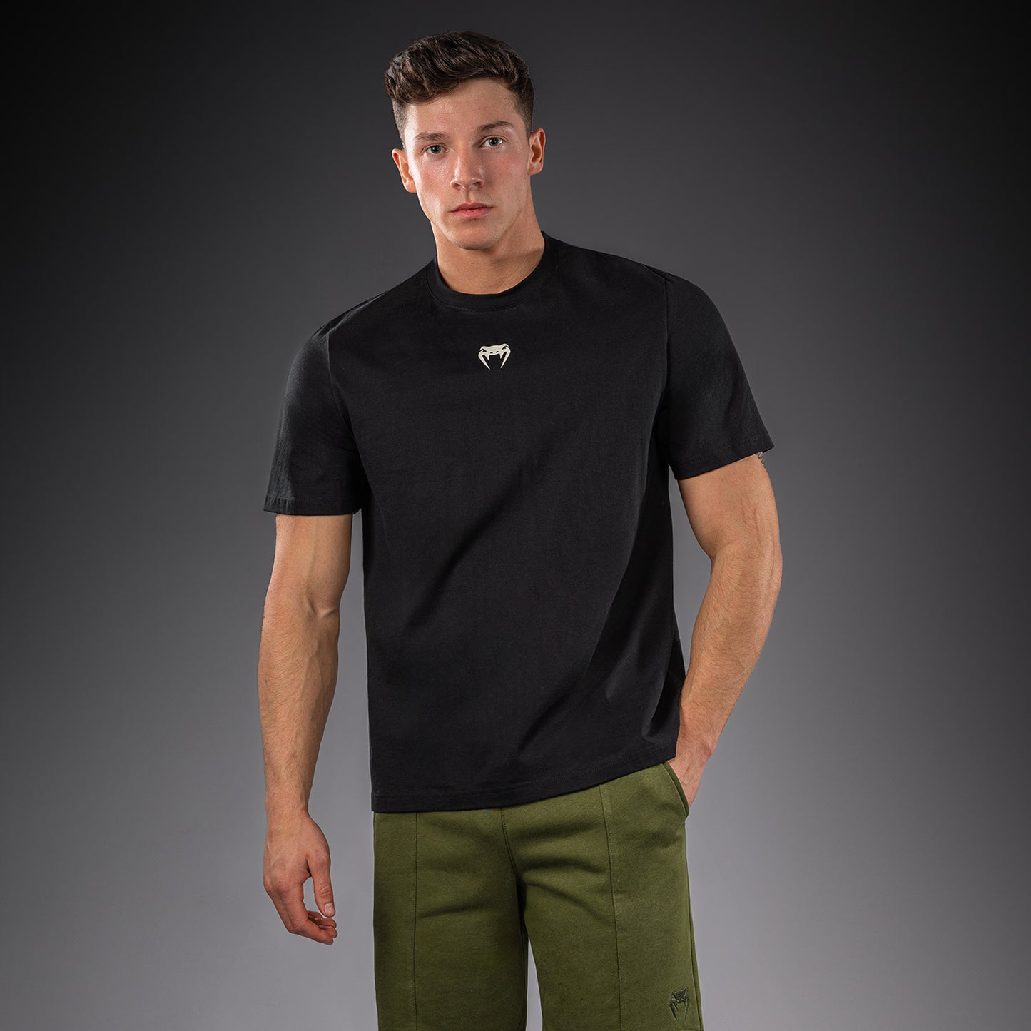 Venum Naga Tシャツ – ブラック