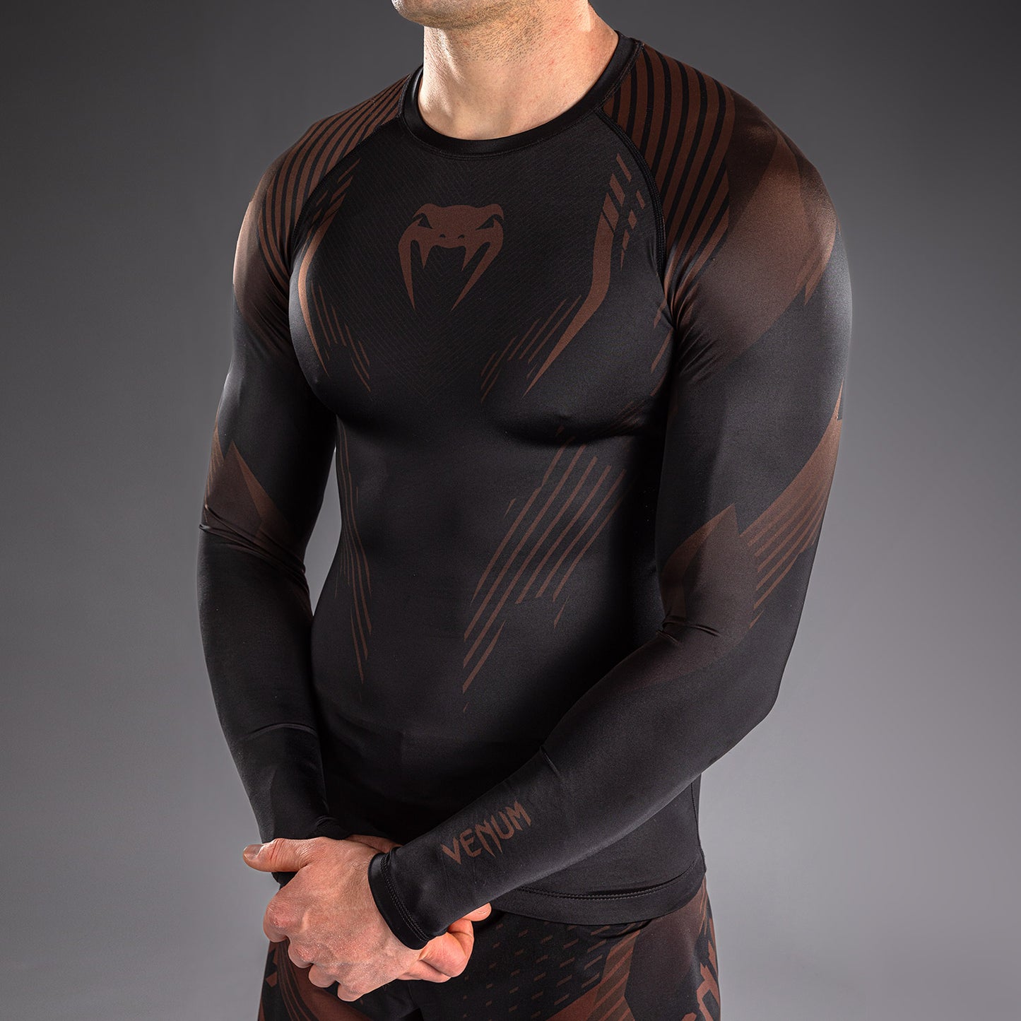 Venum No-Gi 6.0 長袖ラッシュガード - ブラック/ブラウン
