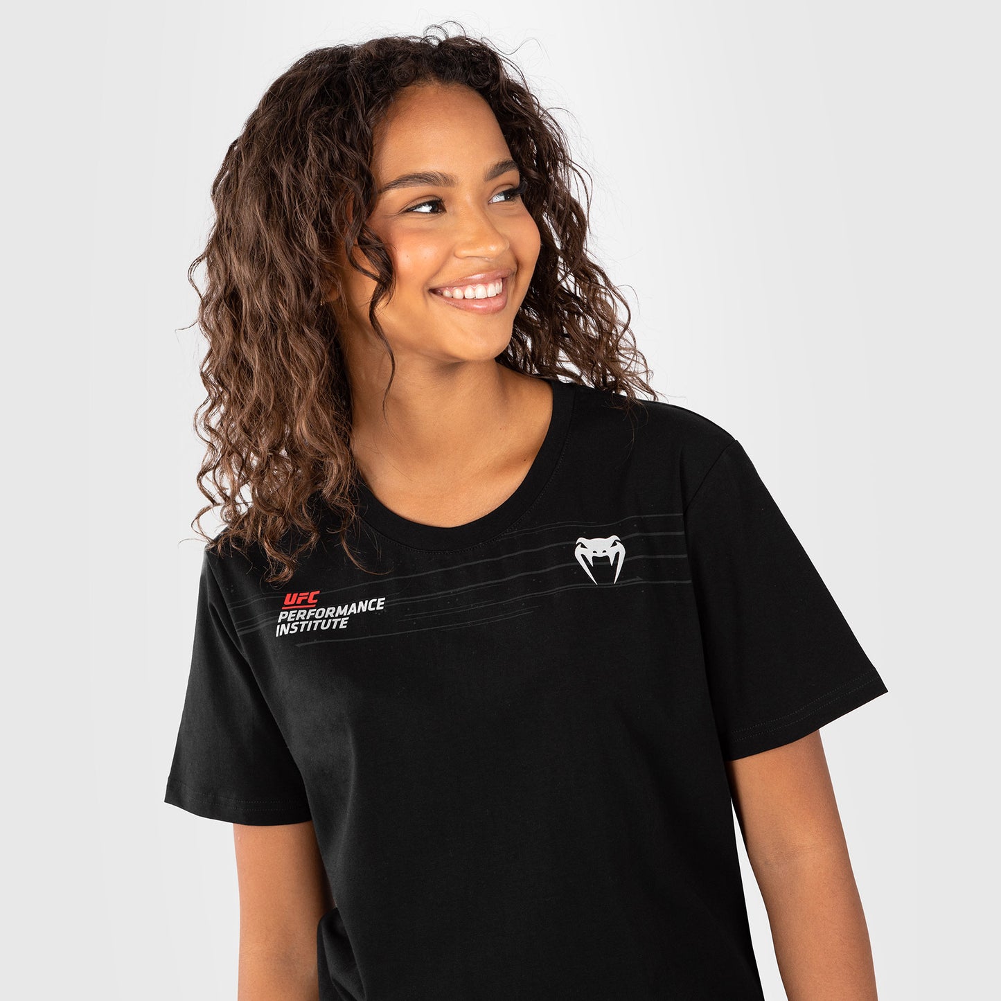 UFC Venum Performance Institute 2.0 女性用Tシャツ - ブラック/レッド