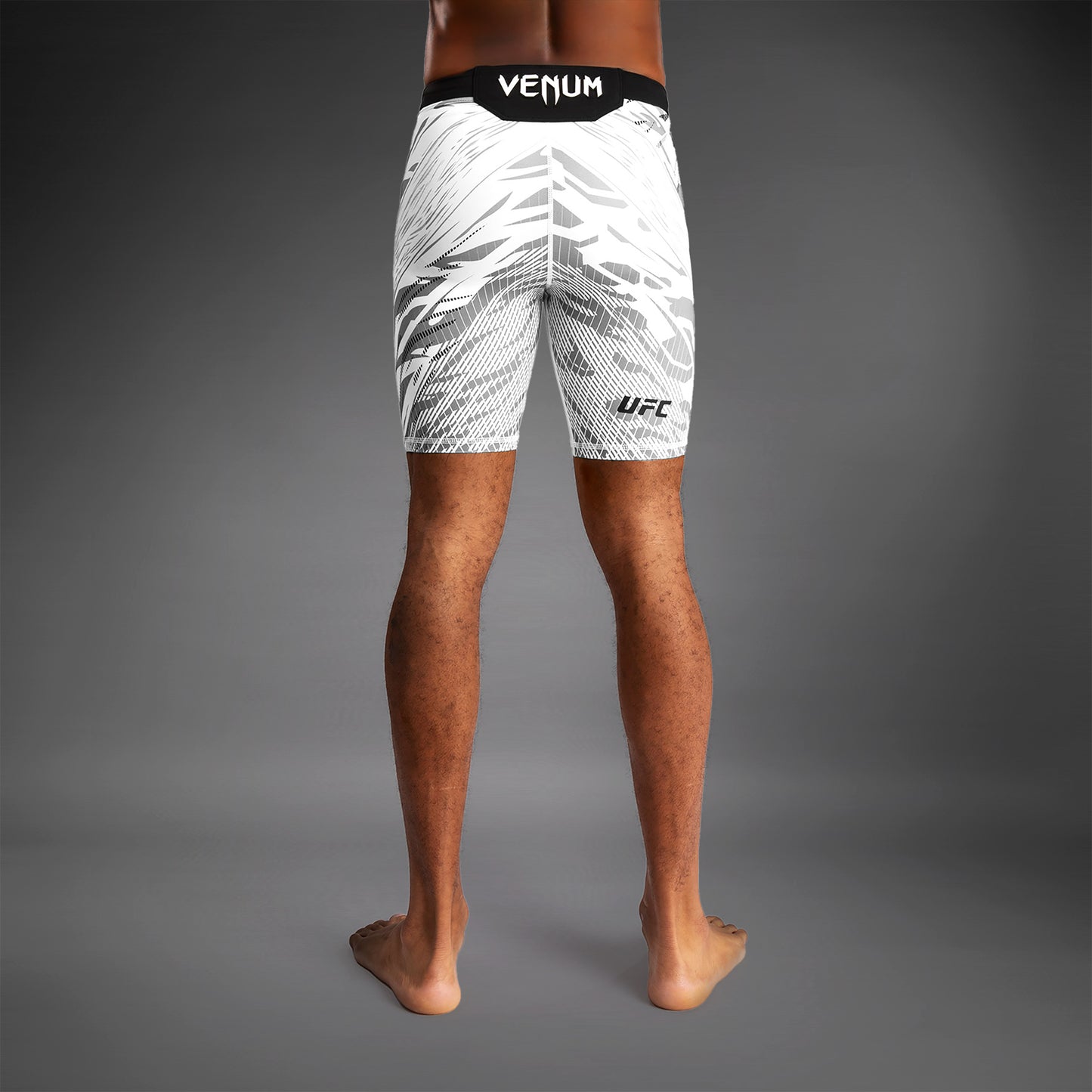 UFC Fusion by Venum Authentic Fight Night ヴァレトゥードショーツ（男性用） - ホワイト
