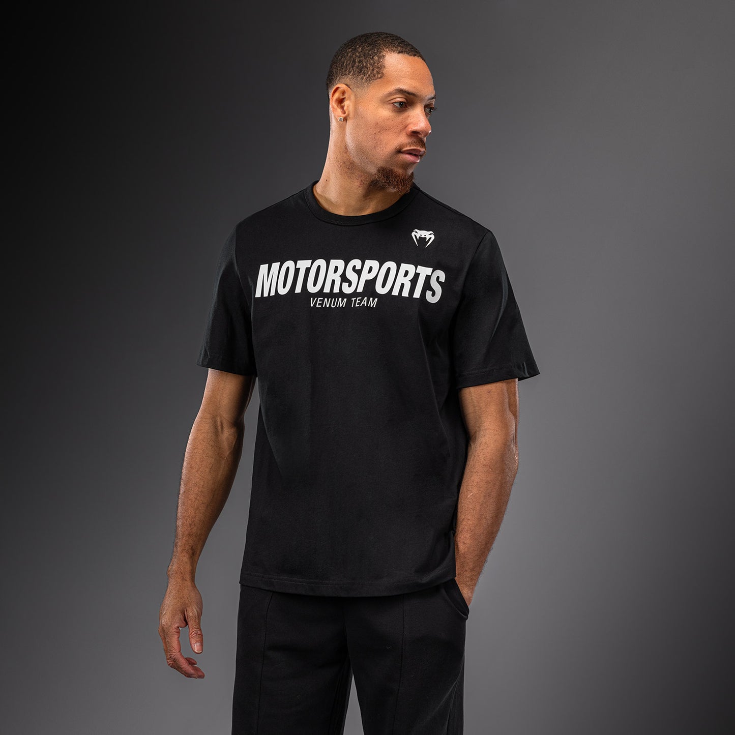 Venum Motorsports VT ドライテックTシャツ – ブラック/ホワイト