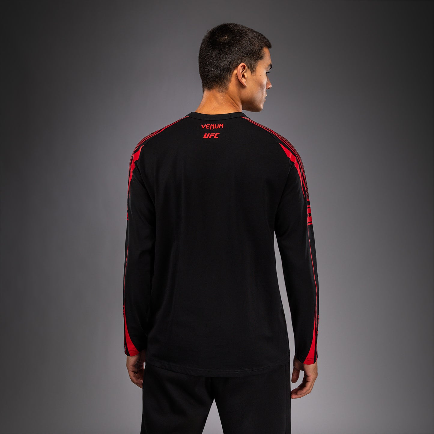 Venum UFC Unity by Venum Authentic Fight Week メンズ 長袖Tシャツ - ブラック