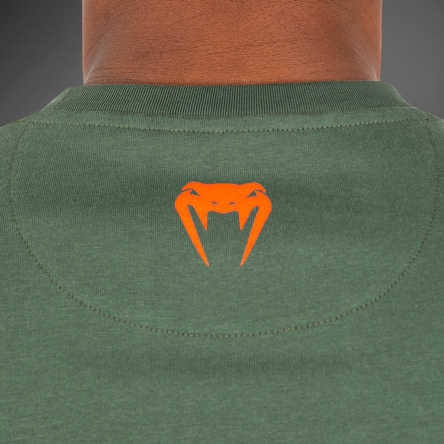 UFC by Venum Ulti-Man Tシャツ - カーキ/オレンジ