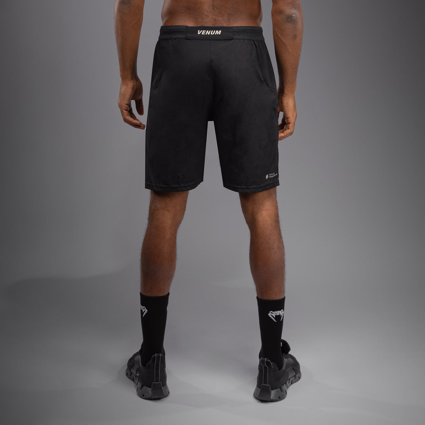 Venum G-Fit Air トレーニングショーツ メンズ - ディープブラック/ファイヤーレッド