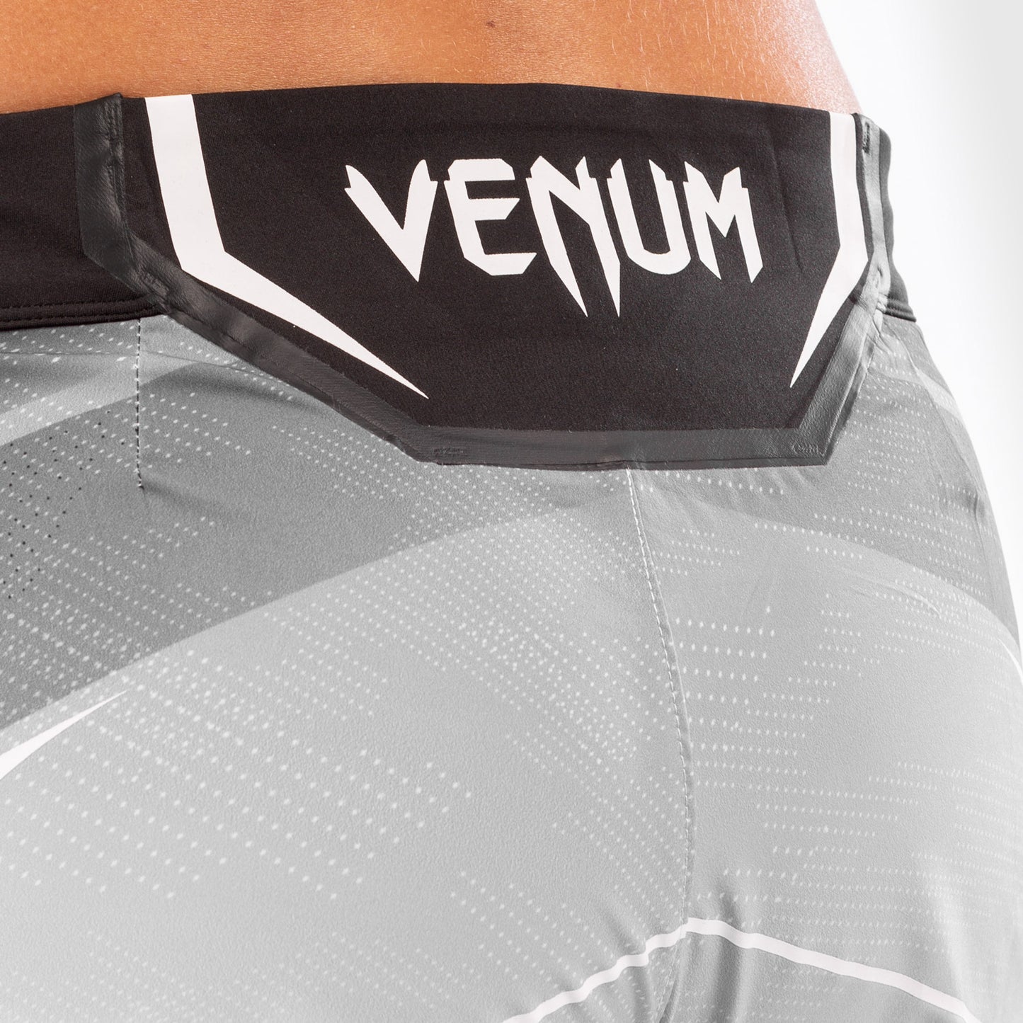 UFC VENUM本物のファイトナイトウィメンズショート-ロングフィット - 白い
