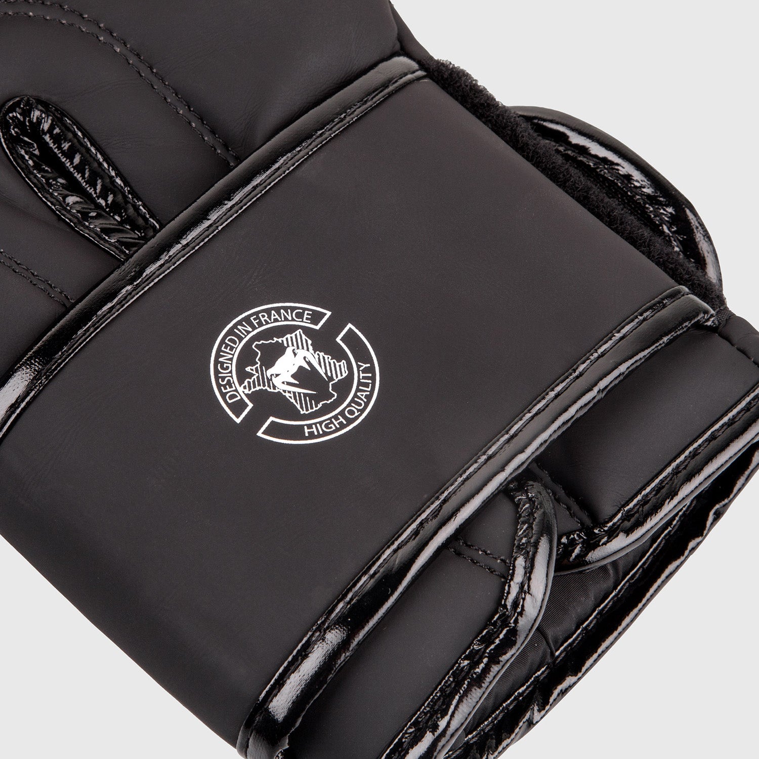 Venum Contender ボクシンググローブ 14oz ブラック Amazon.co.jp: VENUM [ヴェヌム] ボクシンググローブ Contender