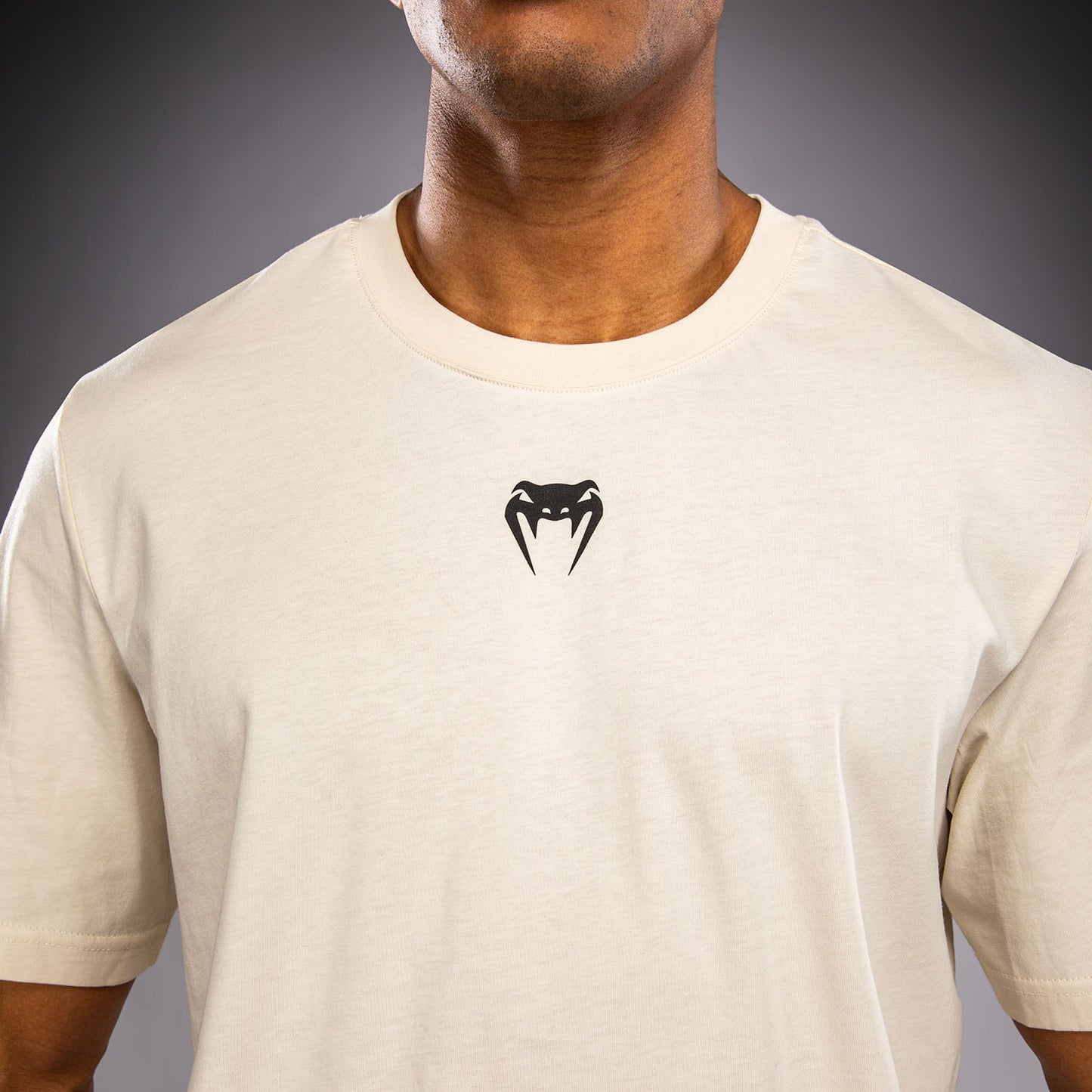 Venum Naga Tシャツ – オフホワイト