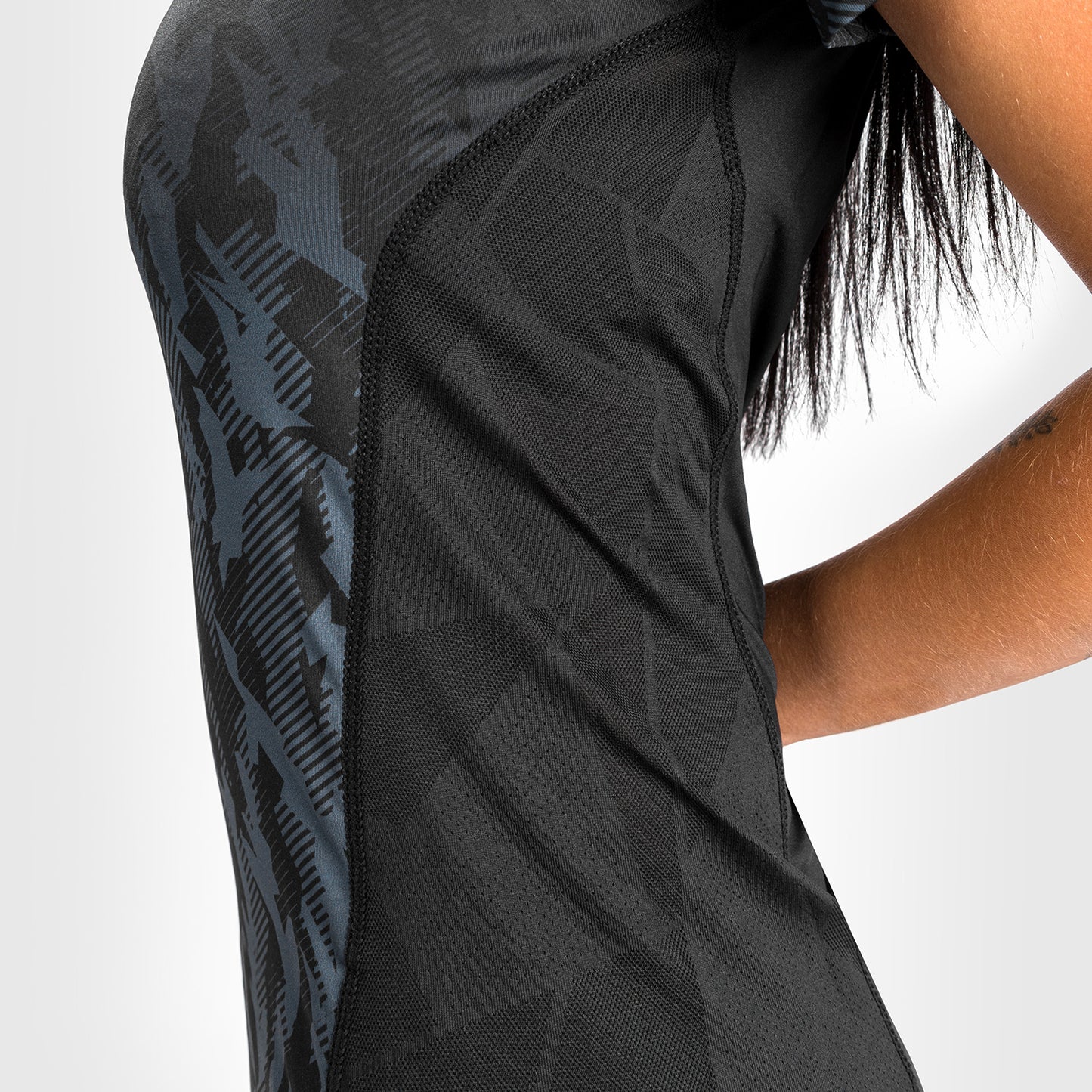 Venum UFC Authentic Fight Week ウィメンズ パフォーマンス 半袖Tシャツ – ブラック