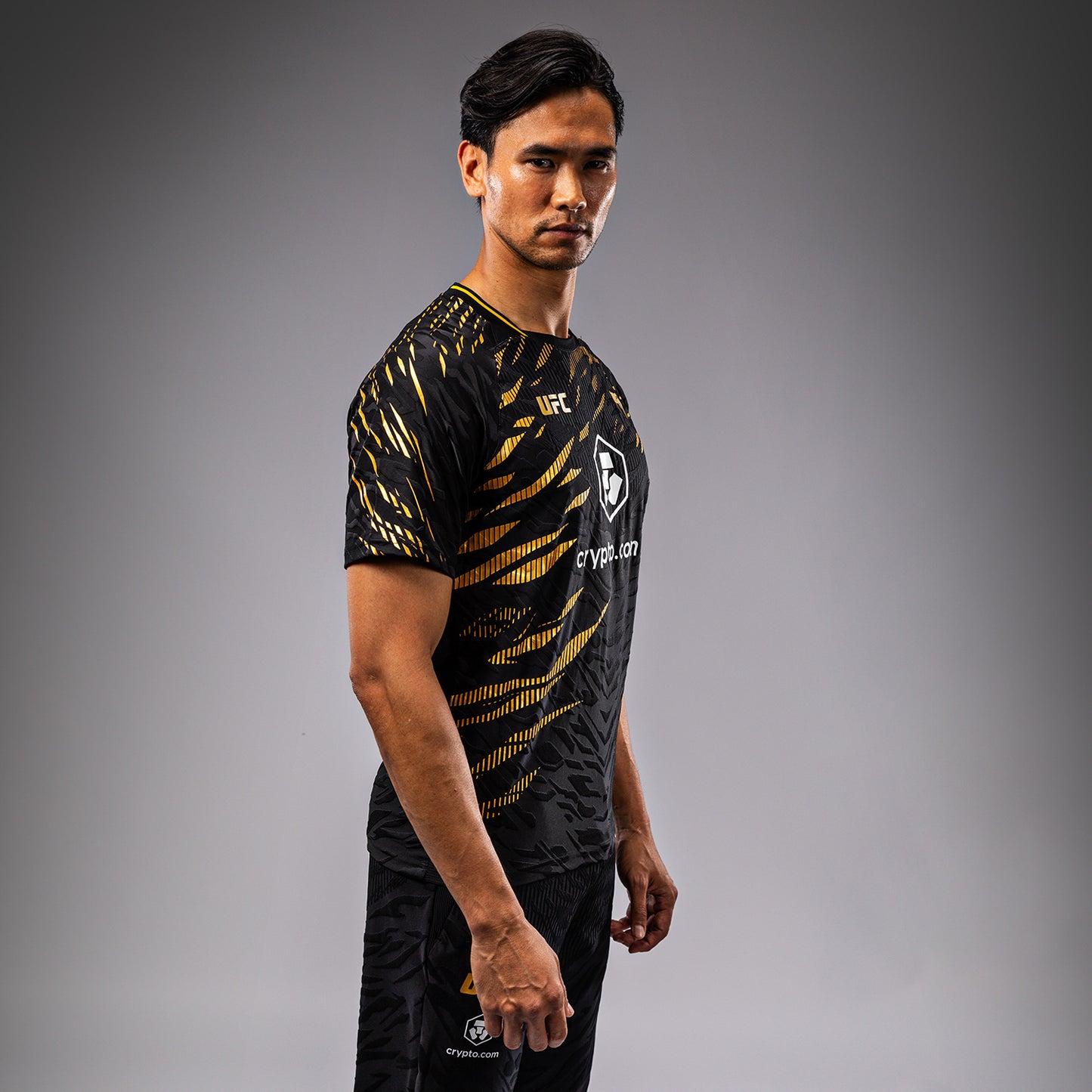UFC Fusion by Venum Authentic Fight Night レースTシャツ（男性用） - チャンピオン
