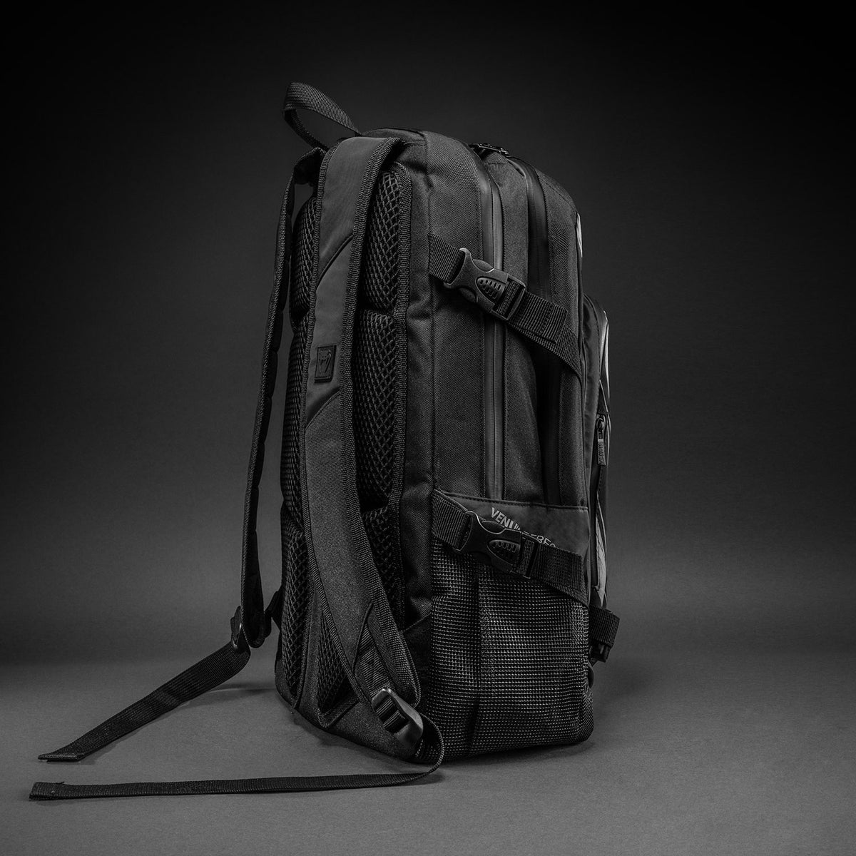 Venum Amazonia Reborn バックパック (15-25 L) - ブラック/グレー