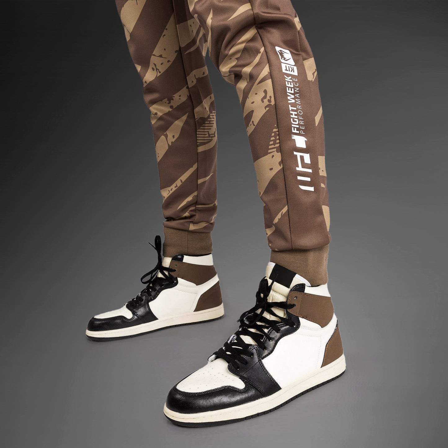 UFC Adrenaline By Venum Fight Week 男性用パンツ - Desert Camo
