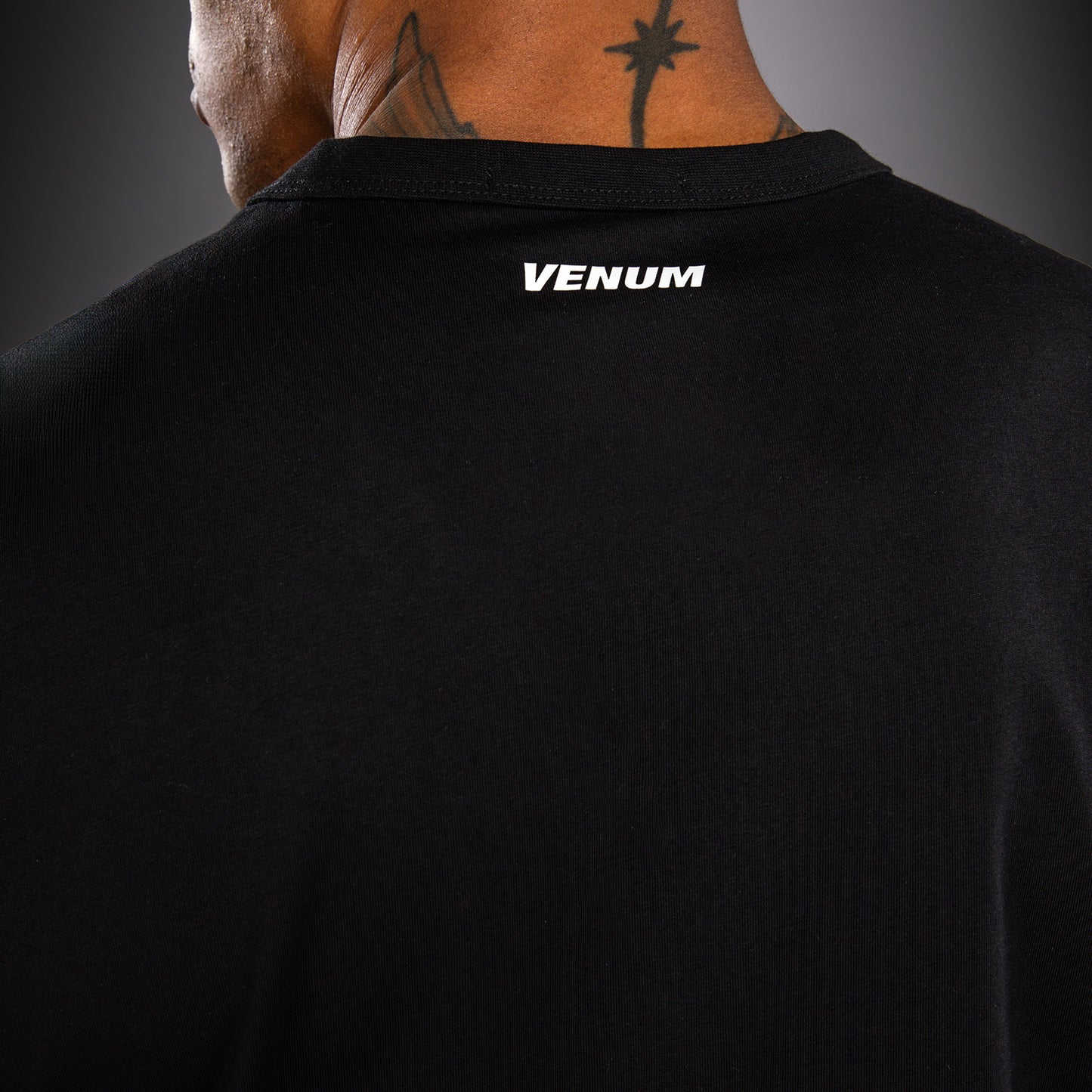 Venum Giant 3D Tシャツ – ブラック