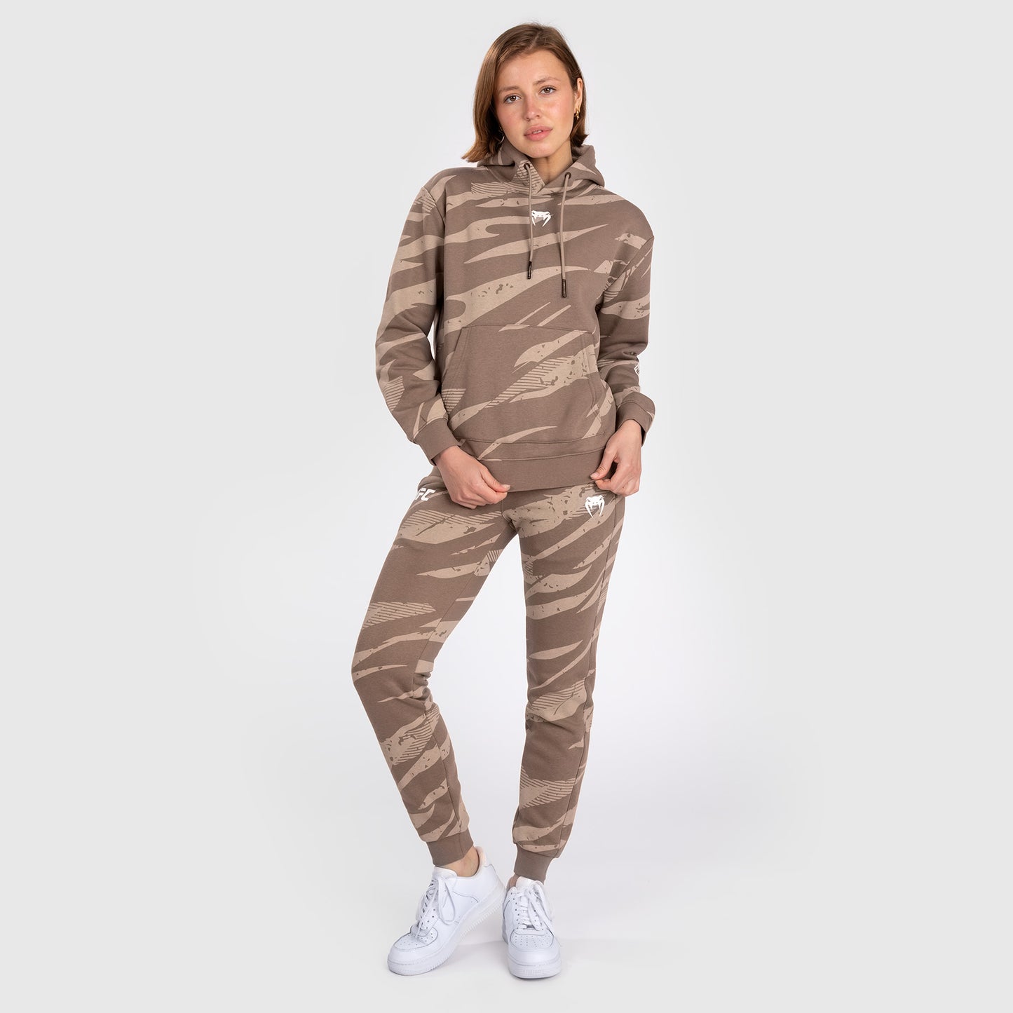 UFC Adrenaline By Venum Fight Week - 女性用プルオーバーパーカー - Desert Camo