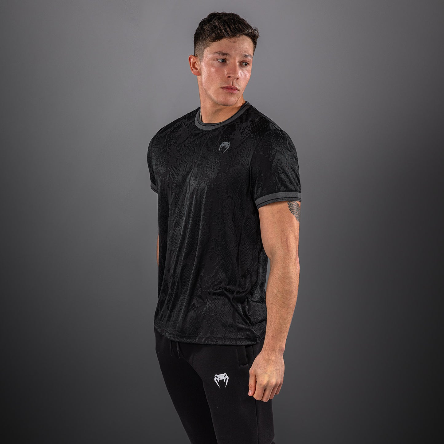 Venum Aegis ドライテックTシャツ – ブラック