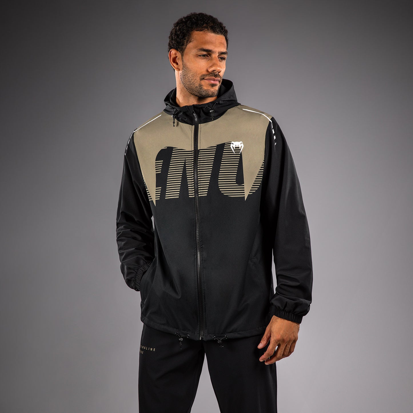 Venum Adrenaline トラックジャケット – ブラック/サンド