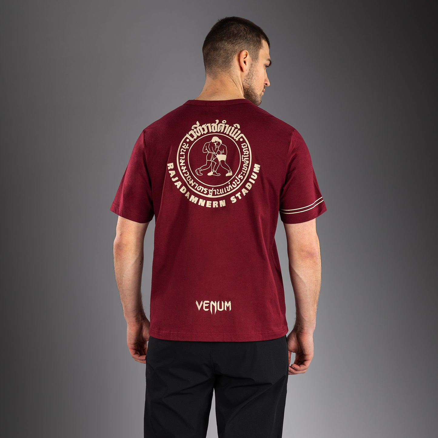 Venum x Rajadamnern Tシャツ - バーガンディ