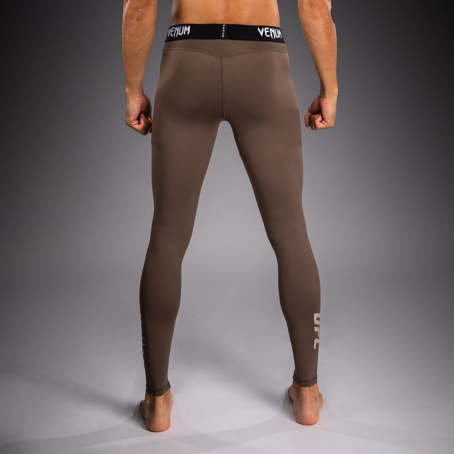 Venum UFC Unity by Venum Authentic Fight Week メンズ テクニカル コンプレッションタイツ - ブラウン