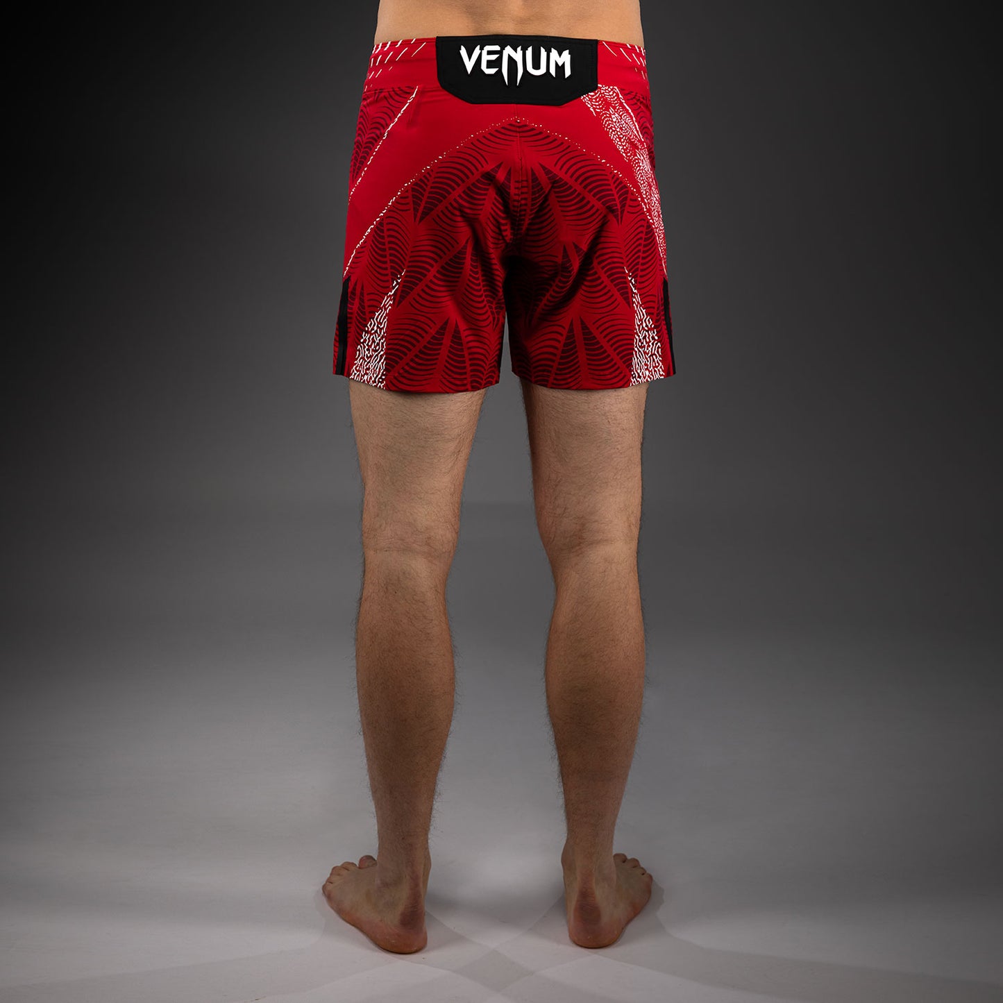 UFC Zenith by Venum Authentic Fight Night ショートフィットファイトショーツ メンズ - レッド
