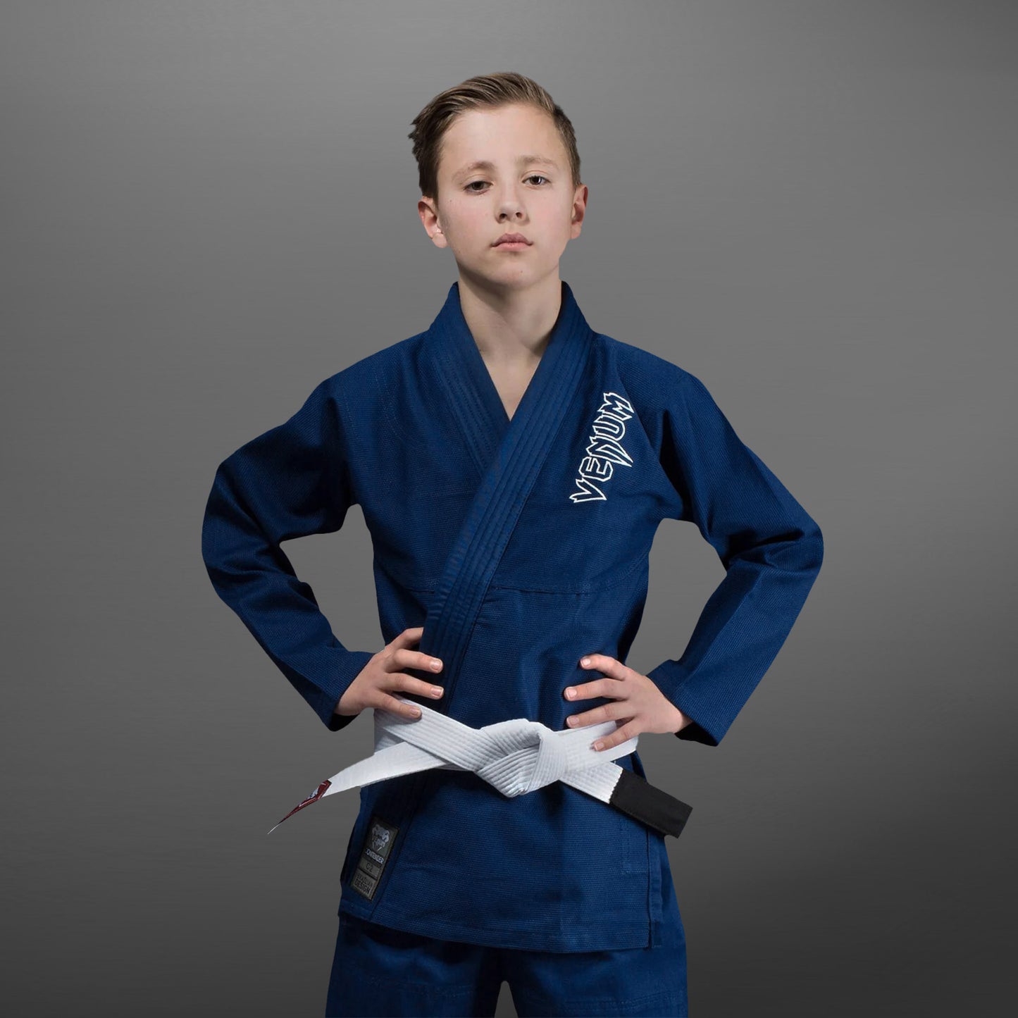 Venum Contender キッズ BJJ 着（無料のホワイトカラーベルト付き）- ネイビーブルー