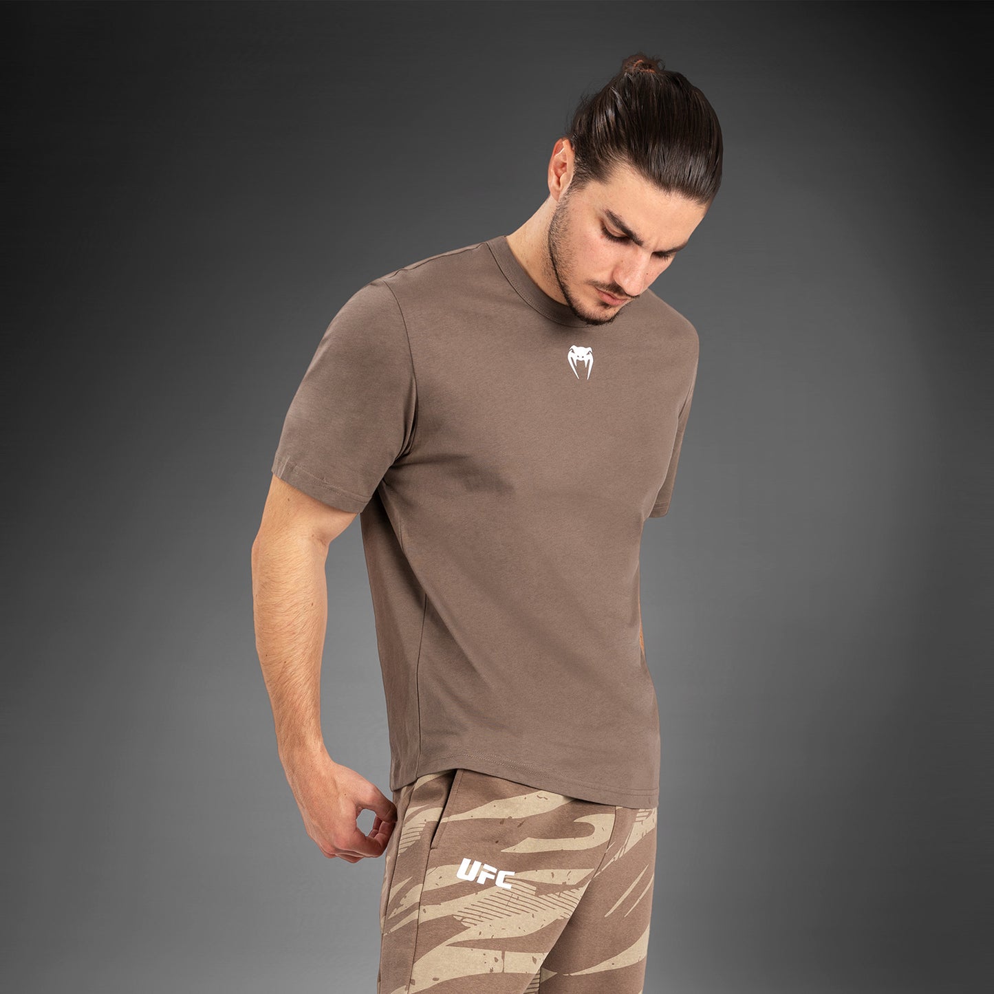 UFC Adrenaline By Venum Fight Week -  メンズ半袖Tシャツ - Bronze