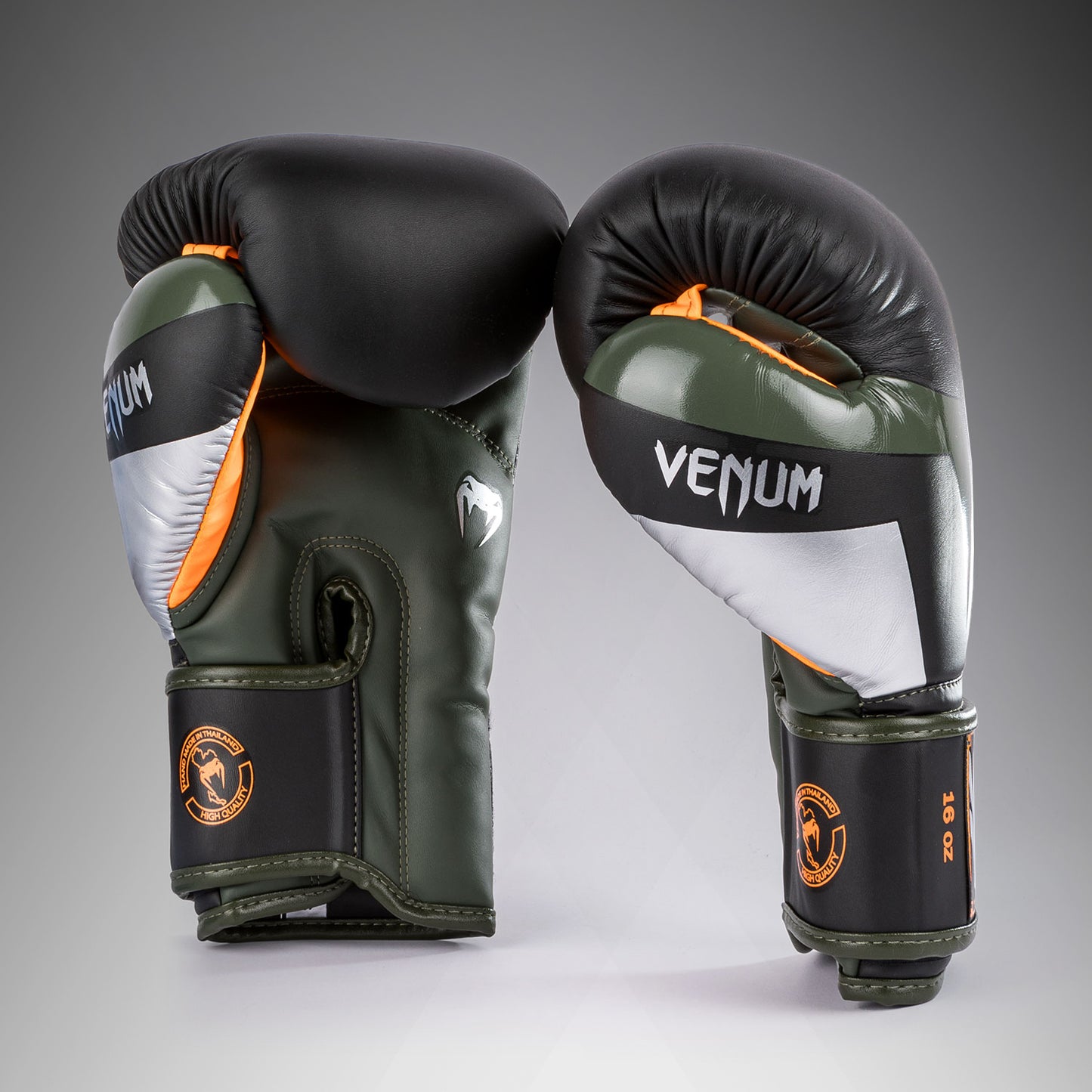 Venum Elite ボクシンググローブ - ブラック/シルバー/カキ