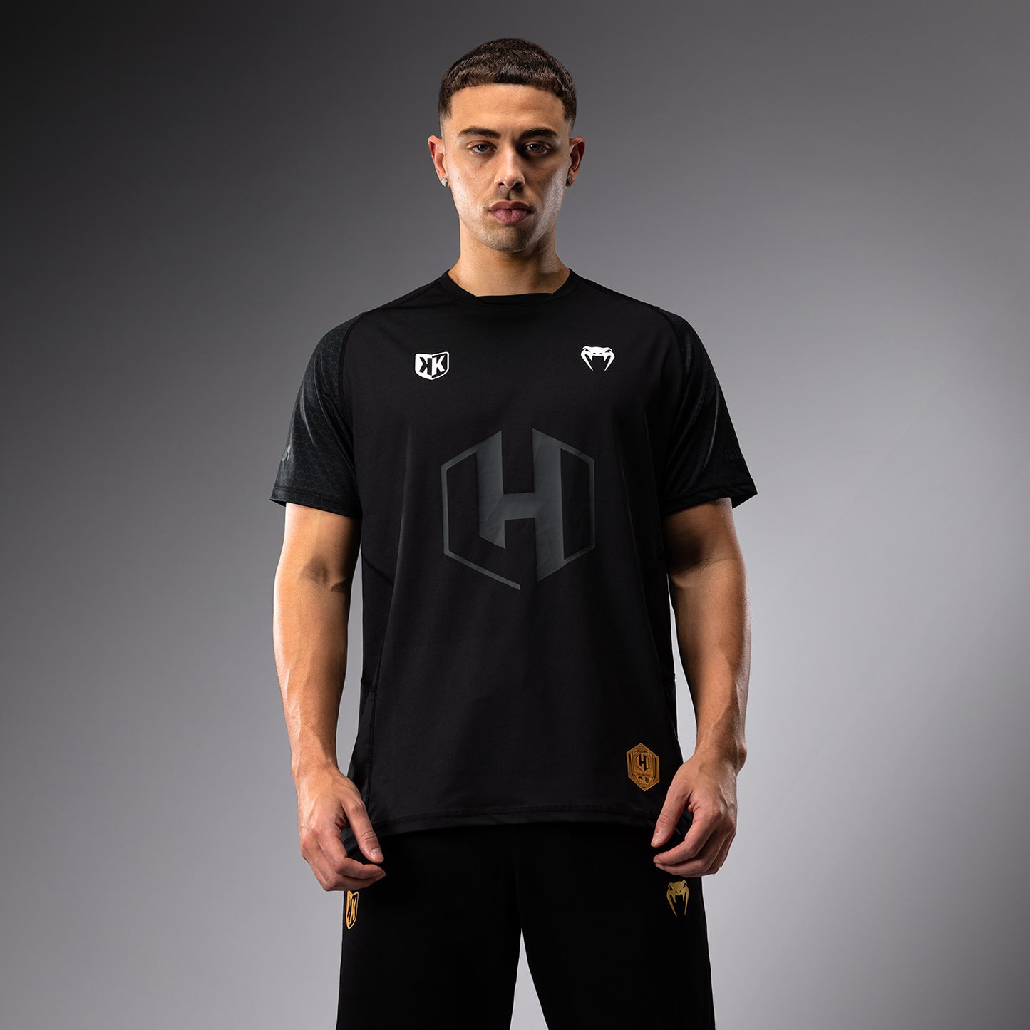 FK x Venum Hexagone MMA Tシャツ - ブラック/ゴールド