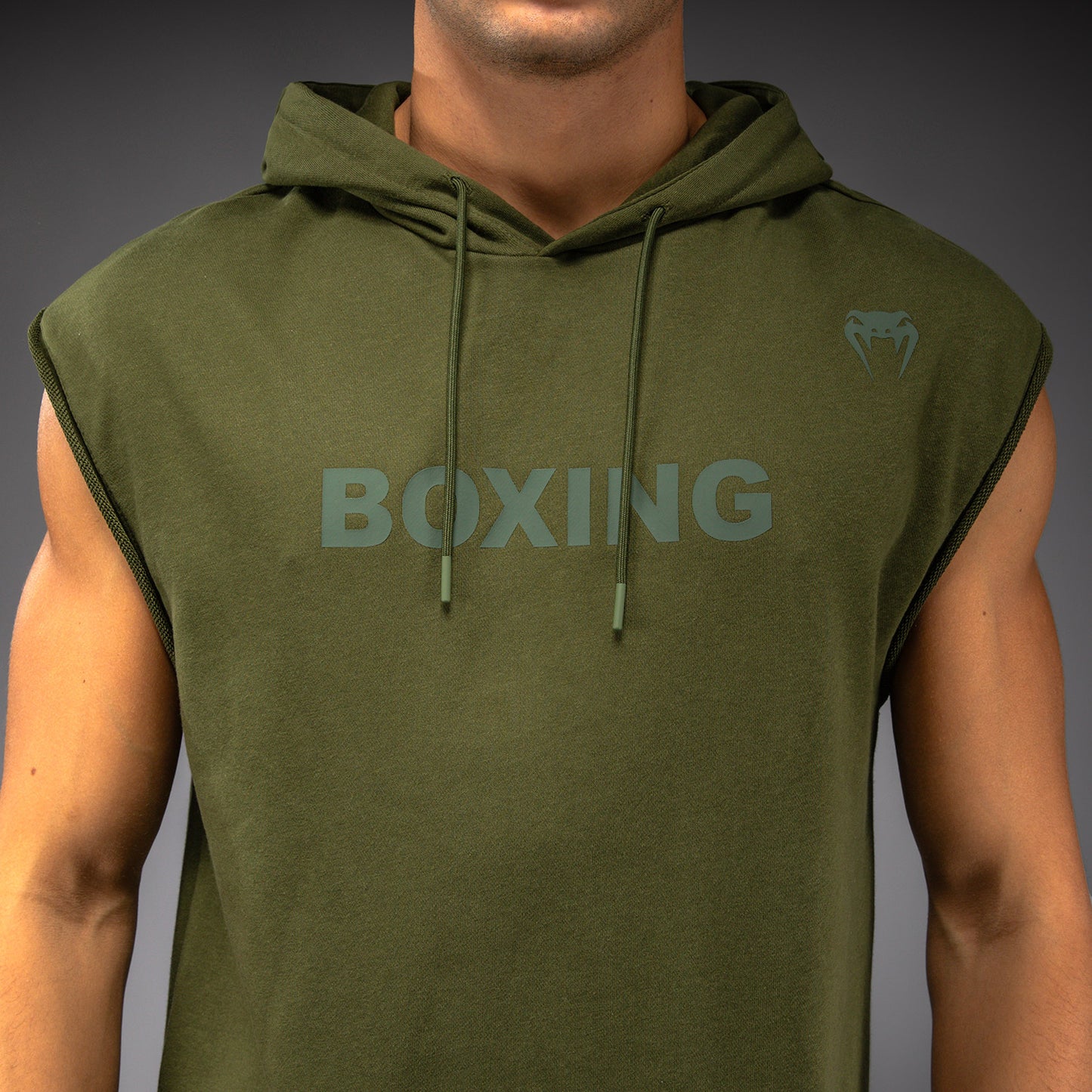 Venum Boxing VT ノースリーブパーカー – ミリタリーグリーン