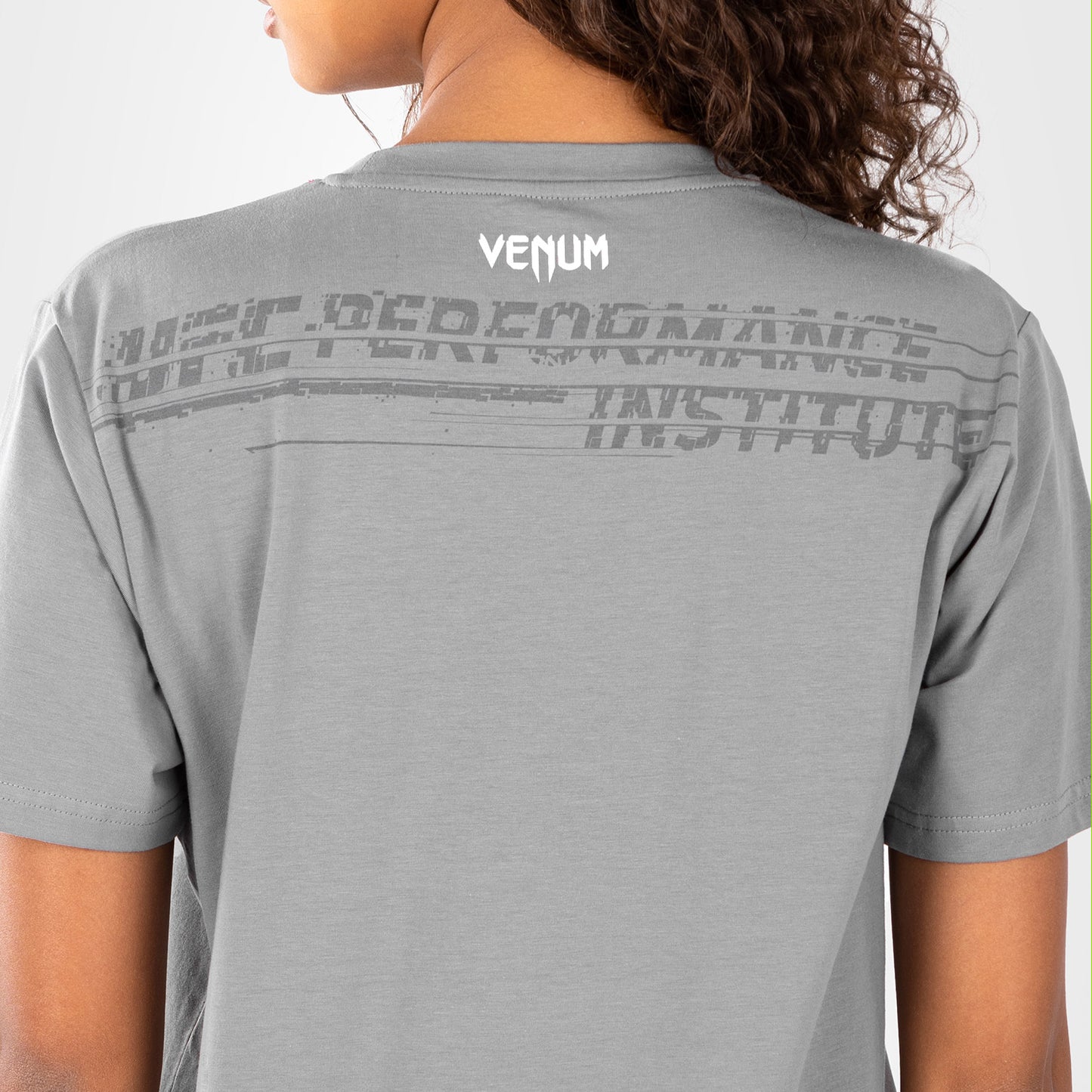 UFC Venum Performance Institute 2.0 女性用Tシャツ - グレー