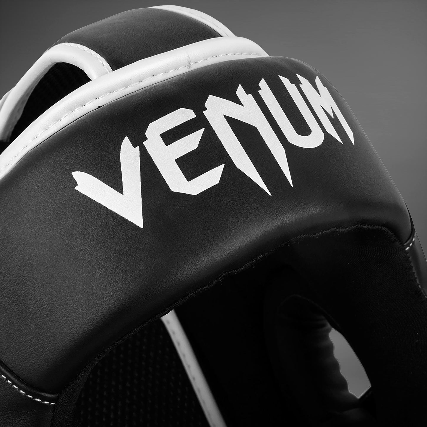 Venum Elite ヘッドギア – ブラック/ホワイト