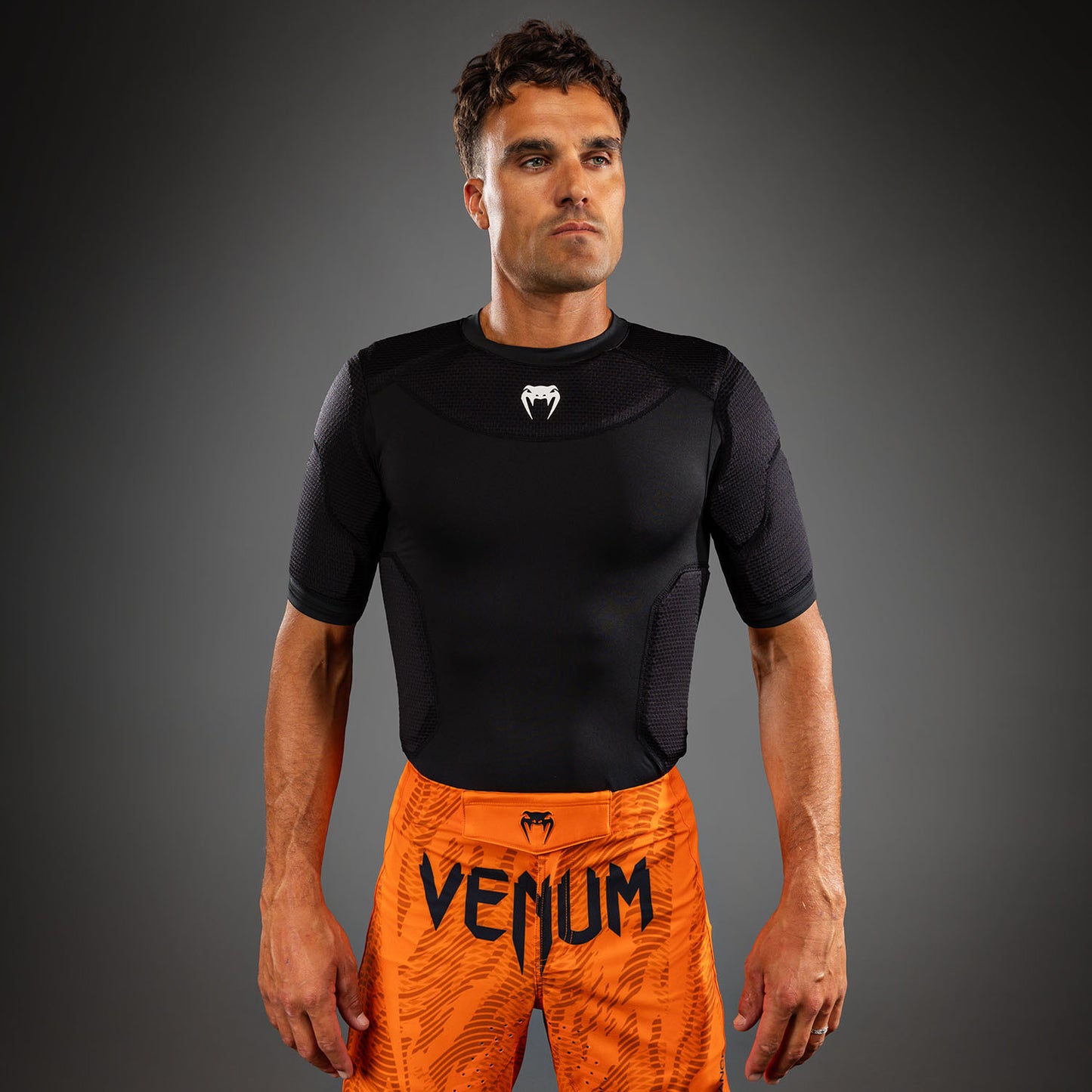 Venum MX Basics プロテクションTシャツ - ブラック/ホワイト