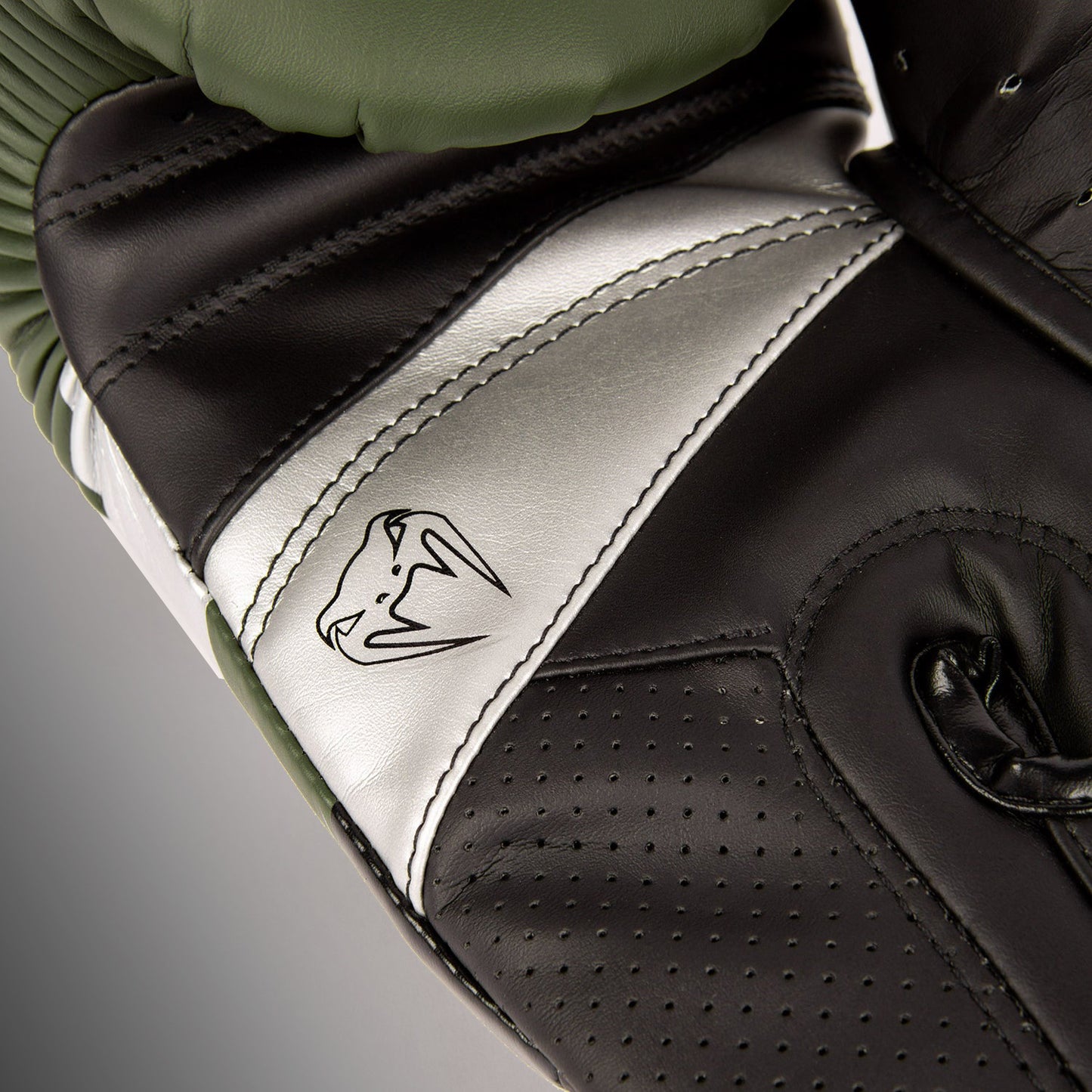 Venum Elite Evoボクシンググローブ - カーキ・/シルバー