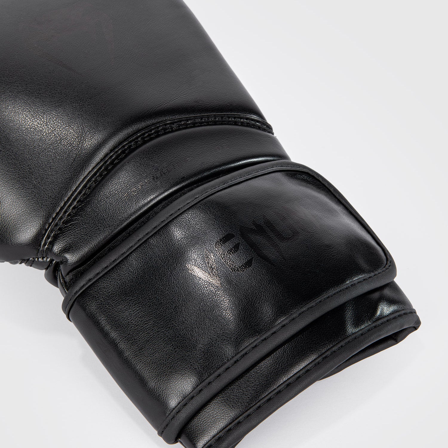 Venum Contender ボクシンググローブ 14oz ブラック Amazon.co.jp: Venum Contender, Guanti da Boxe : ホーム＆キッチン