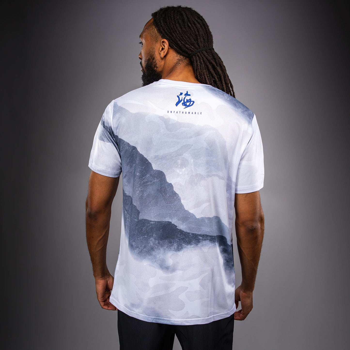 Venum x Kai Asakura ドライテックTシャツ – ホワイト/ブルー