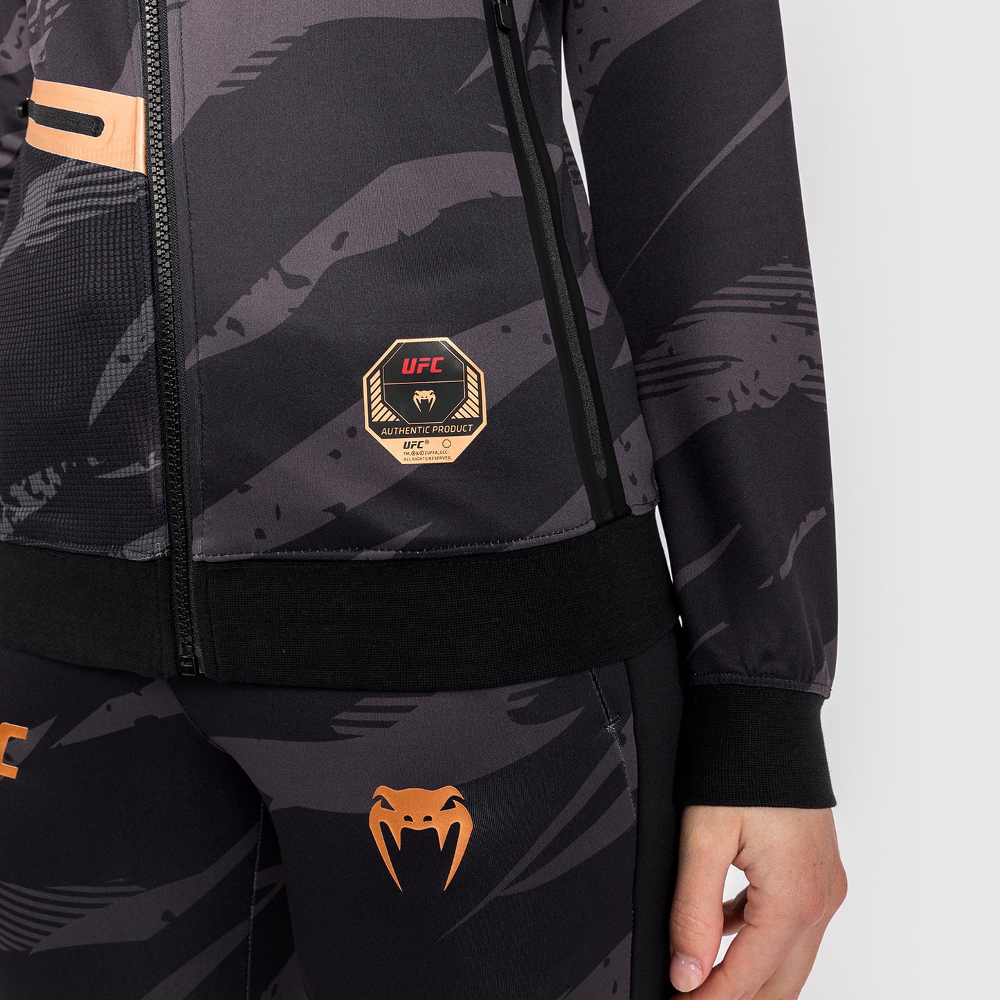 UFC Adrenaline By Venum Fight Week ウィメンズ・ジップ・フーディ - Urban Camo
